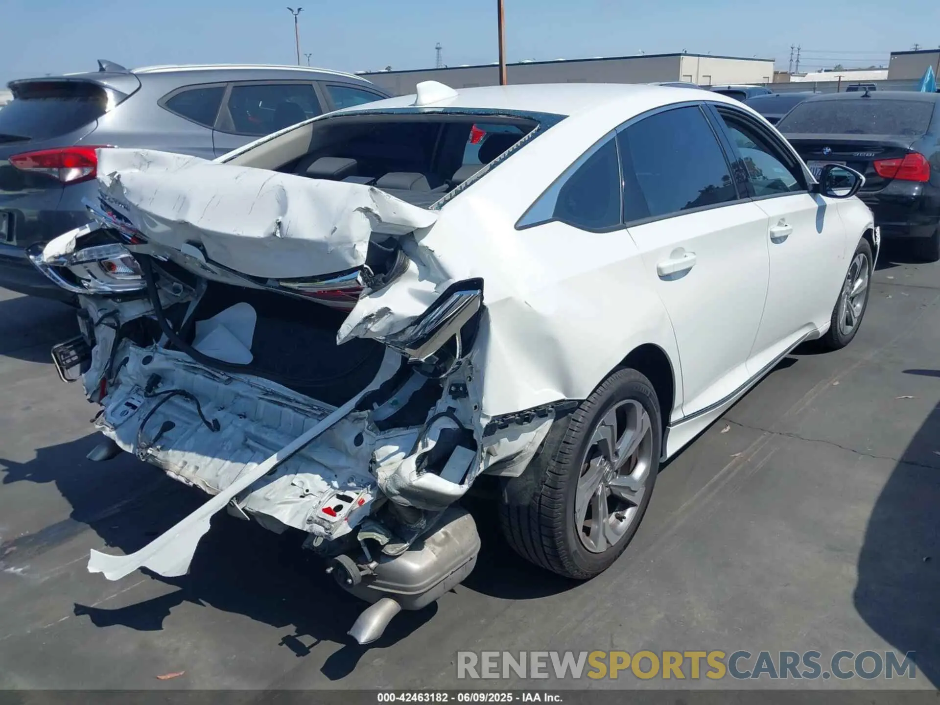 4 Фотография поврежденного автомобиля 1HGCV1F46LA096781 HONDA ACCORD 2020