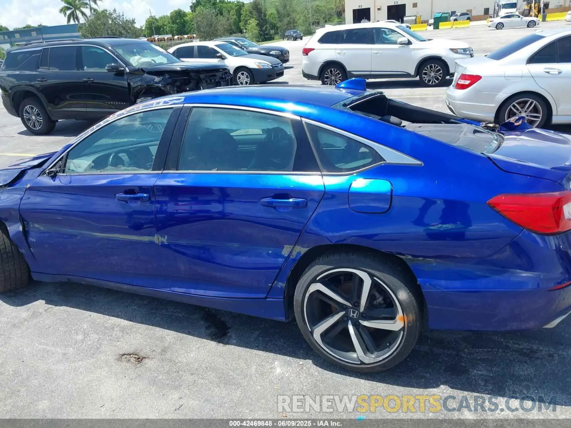 18 Photograph of a damaged car 1HGCV2F32LA022514 HONDA ACCORD 2020