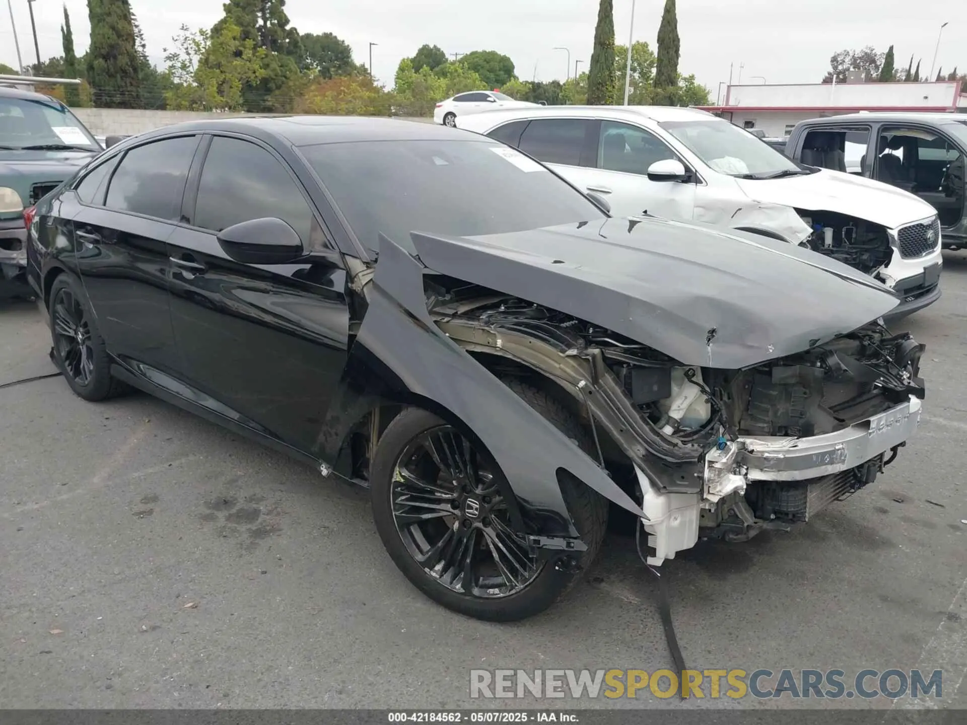1 Фотография поврежденного автомобиля 1HGCV2F38LA012425 HONDA ACCORD 2020