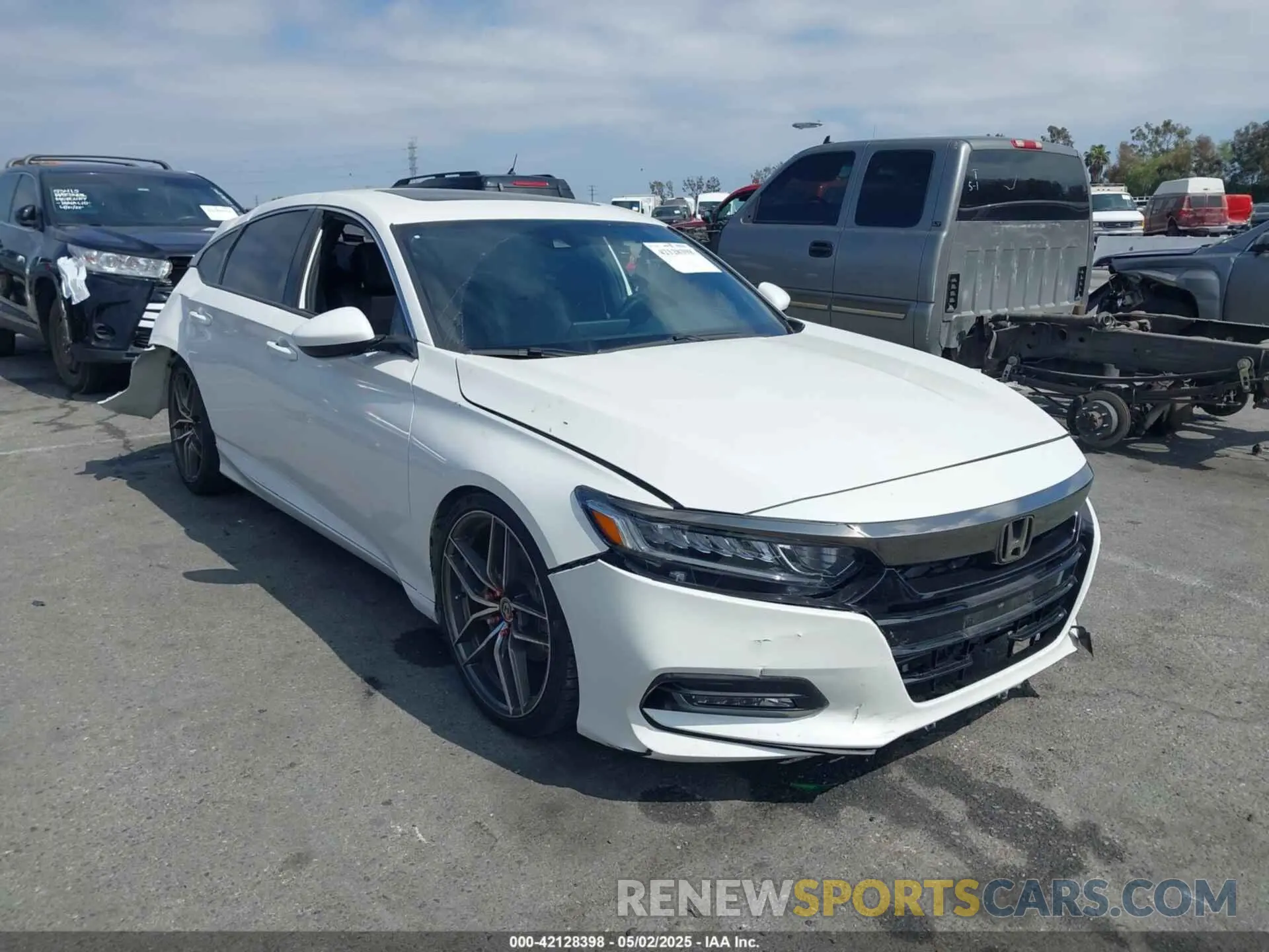 1 Фотография поврежденного автомобиля 1HGCV2F3XLA013575 HONDA ACCORD 2020