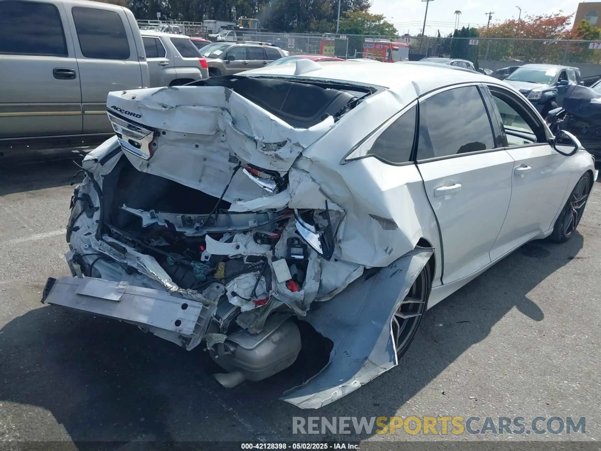 4 Фотография поврежденного автомобиля 1HGCV2F3XLA013575 HONDA ACCORD 2020