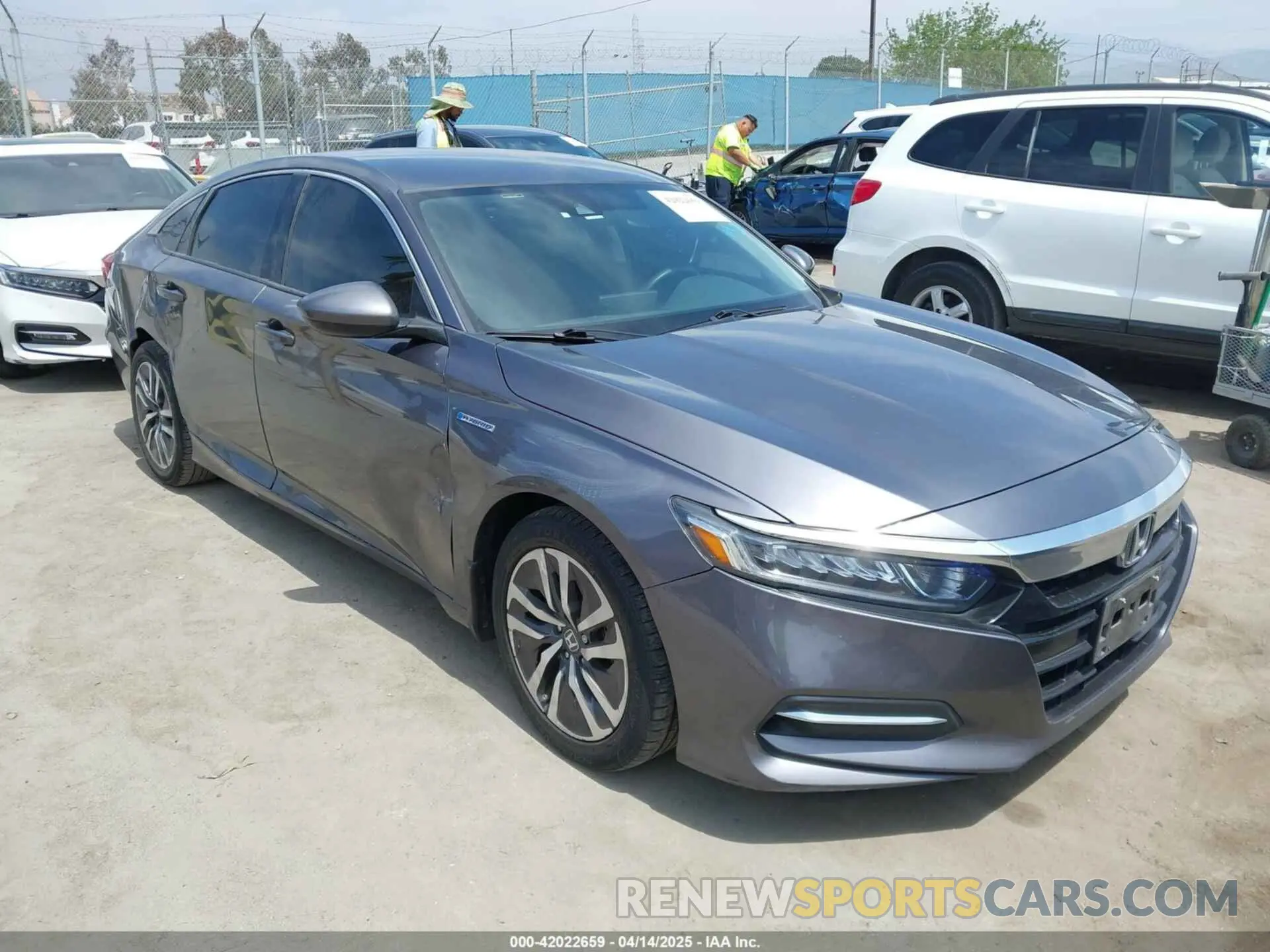 1 Фотография поврежденного автомобиля 1HGCV3F11LA015901 HONDA ACCORD 2020