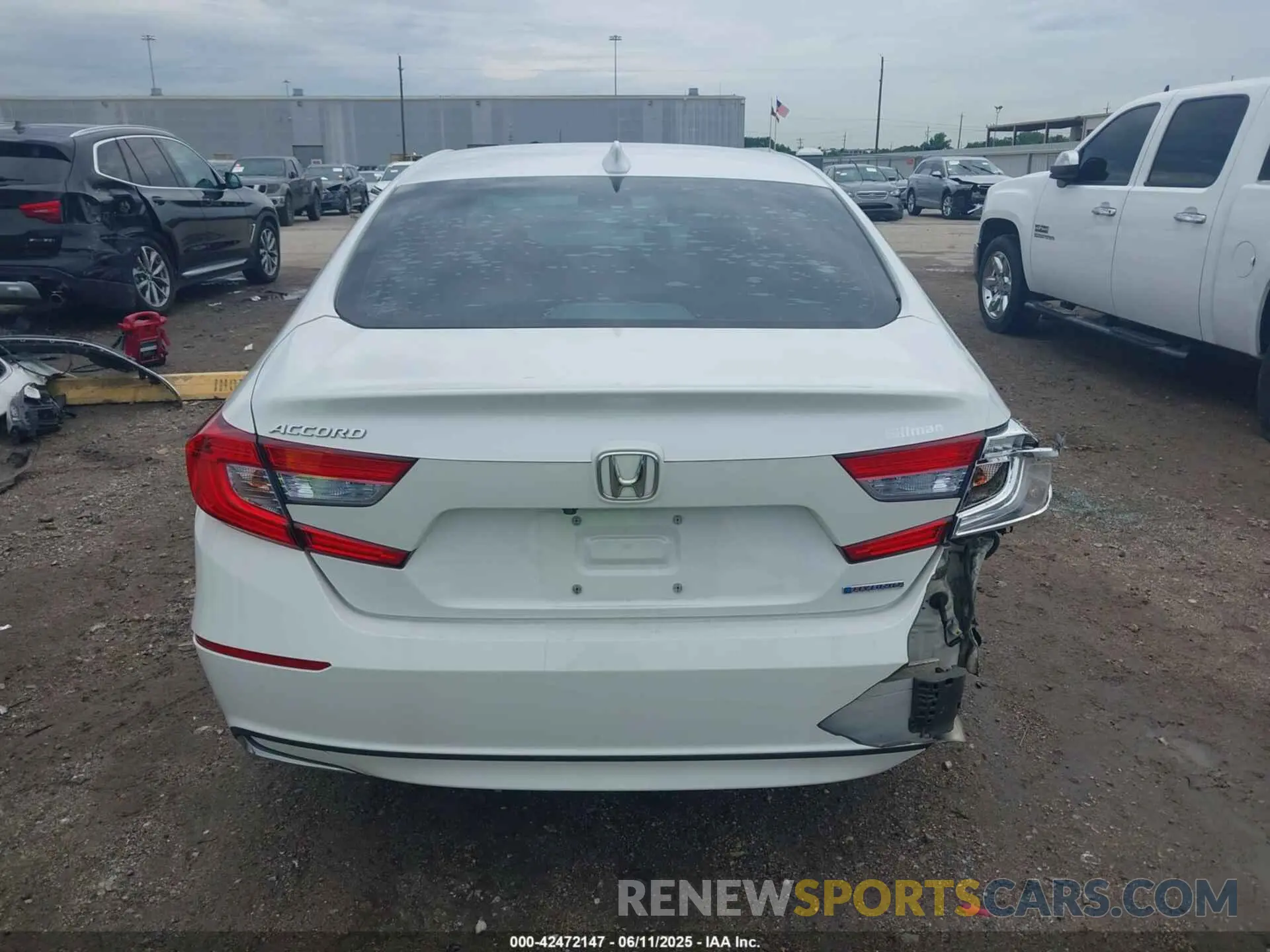 16 Photograph of a damaged car 1HGCV3F48LA000290 HONDA ACCORD 2020