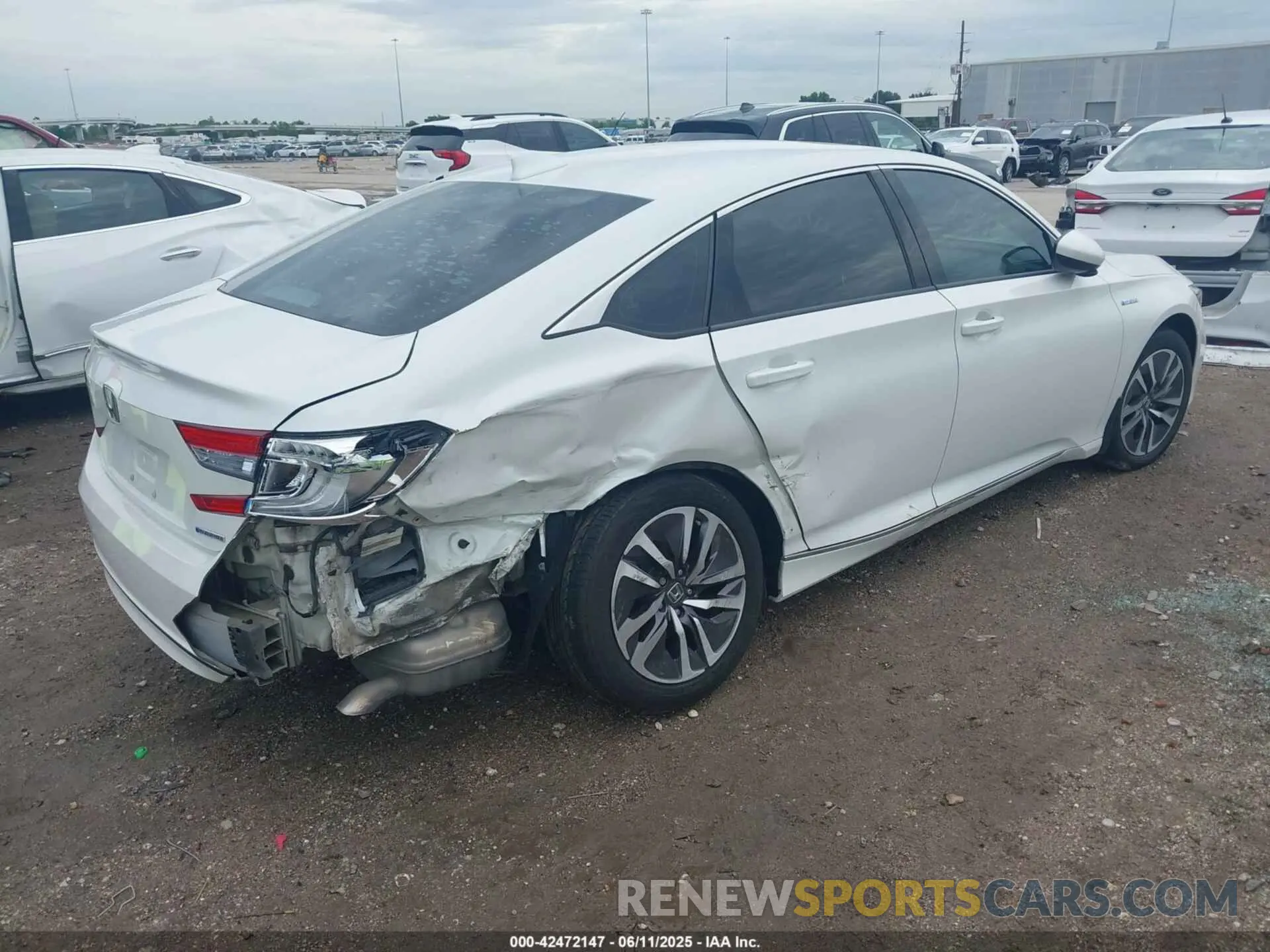 4 Photograph of a damaged car 1HGCV3F48LA000290 HONDA ACCORD 2020