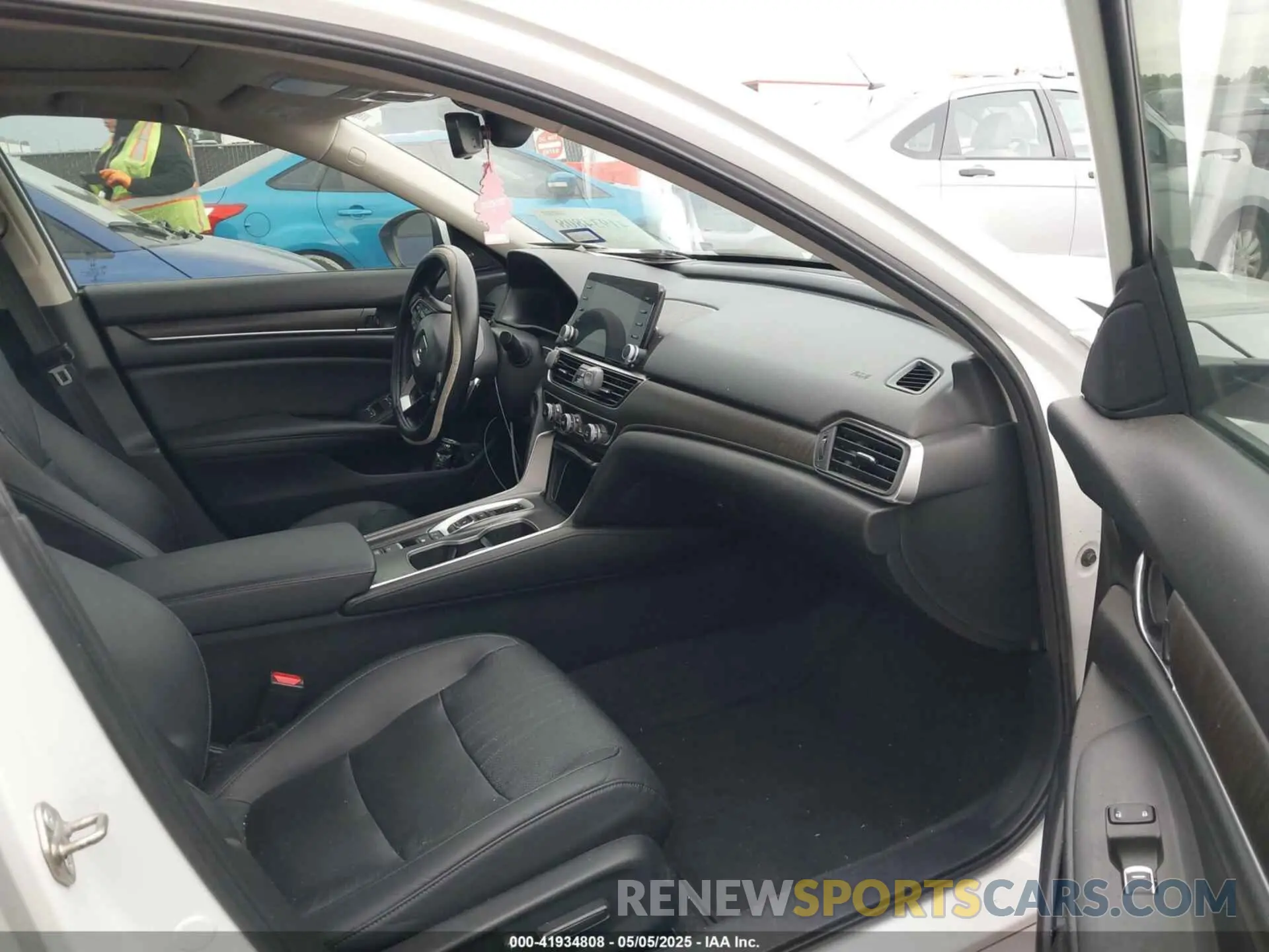 5 Photograph of a damaged car 1HGCV3F57LA010768 HONDA ACCORD 2020
