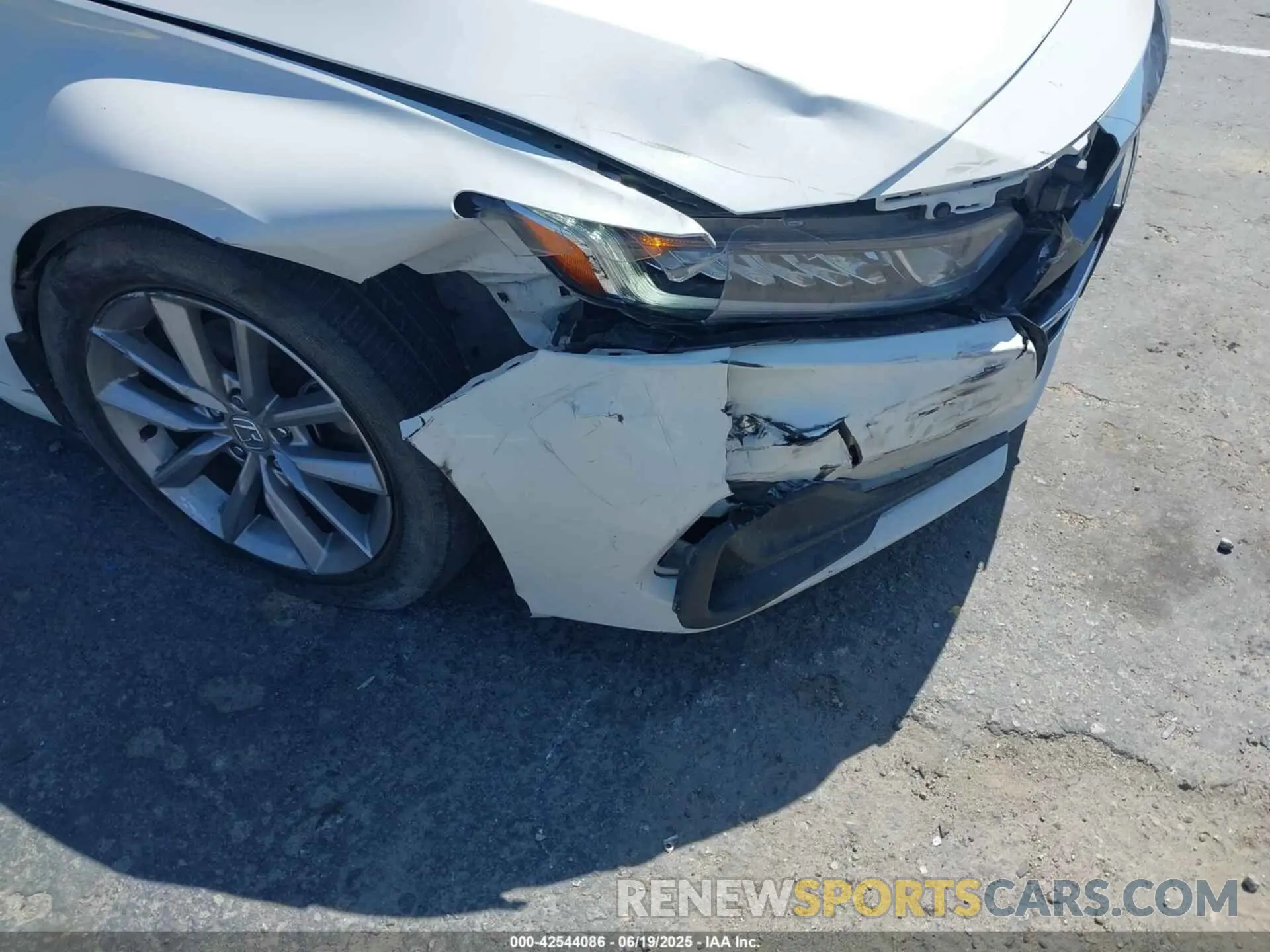 6 Фотография поврежденного автомобиля 1HGCV1F12MA043020 HONDA ACCORD 2021
