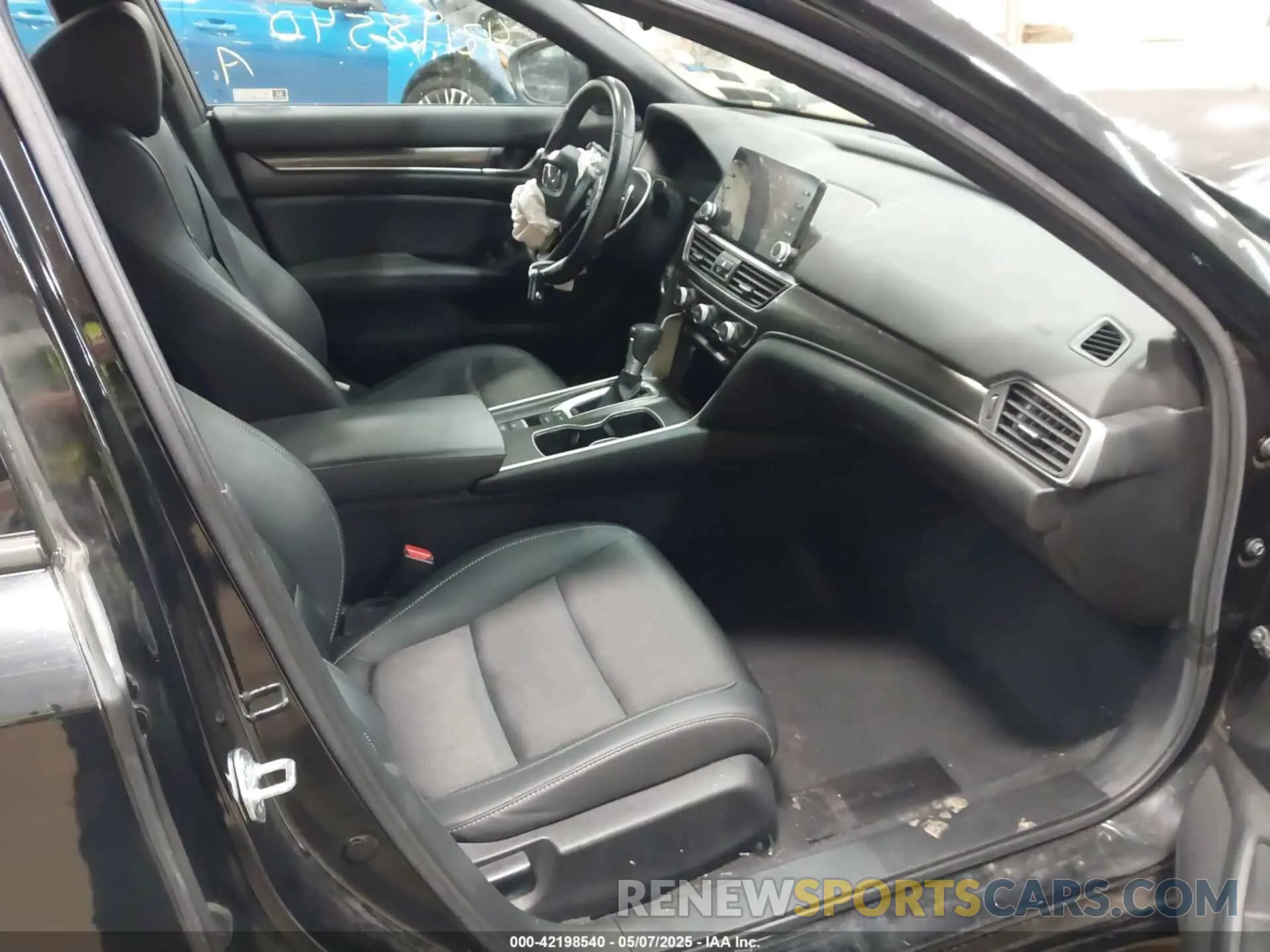 5 Photograph of a damaged car 1HGCV1F31MA102978 HONDA ACCORD 2021