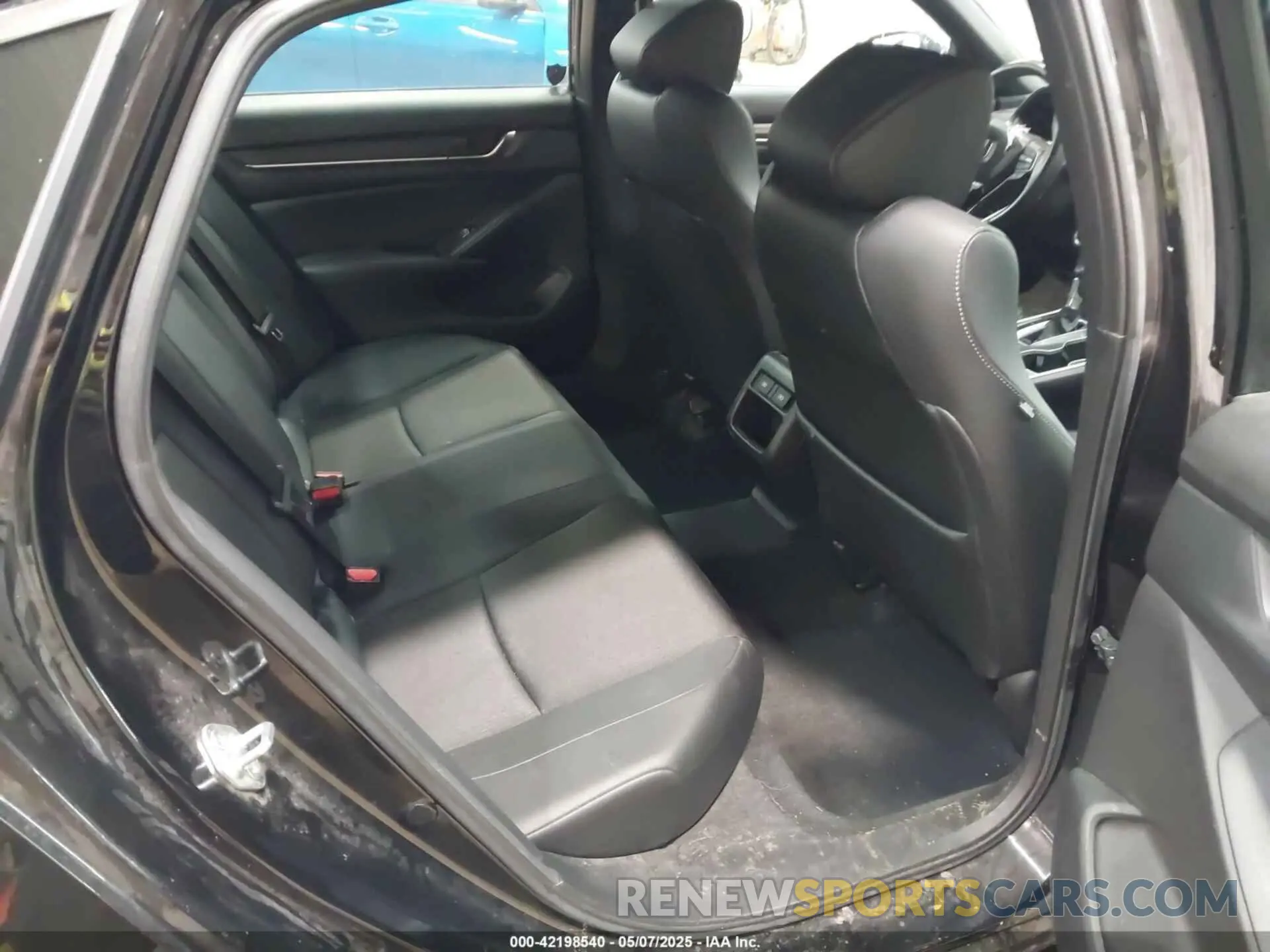 8 Photograph of a damaged car 1HGCV1F31MA102978 HONDA ACCORD 2021
