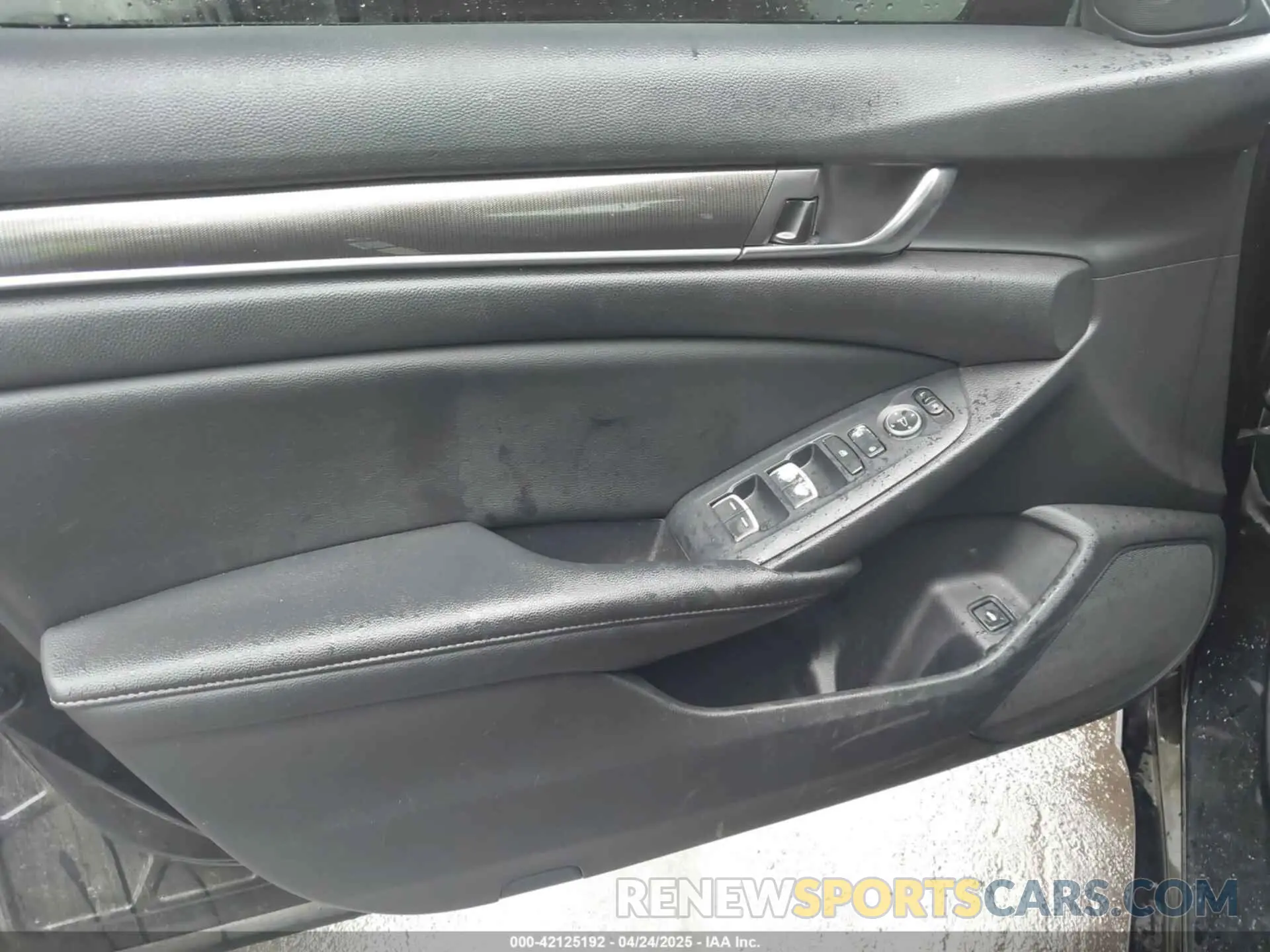 17 Photograph of a damaged car 1HGCV1F32MA002470 HONDA ACCORD 2021