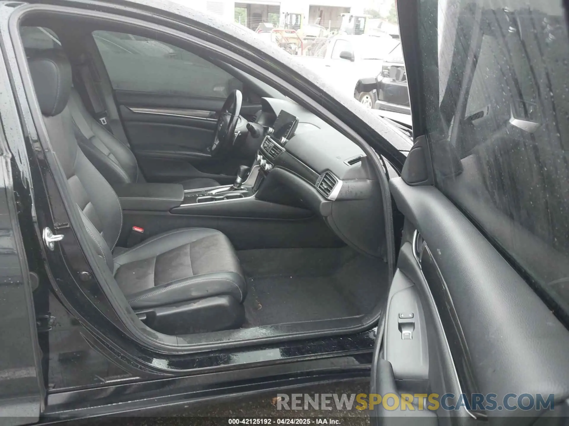 5 Photograph of a damaged car 1HGCV1F32MA002470 HONDA ACCORD 2021
