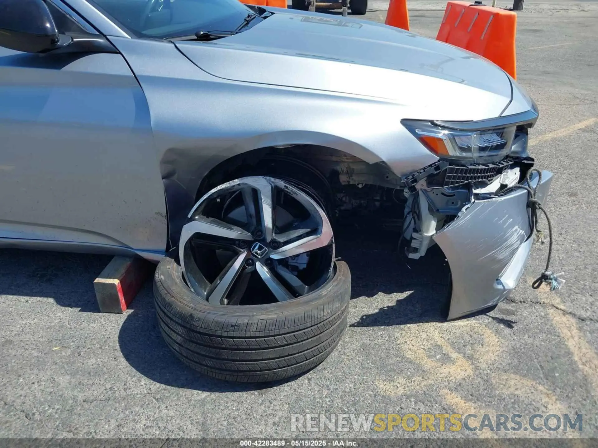 6 Photograph of a damaged car 1HGCV1F39MA086867 HONDA ACCORD 2021