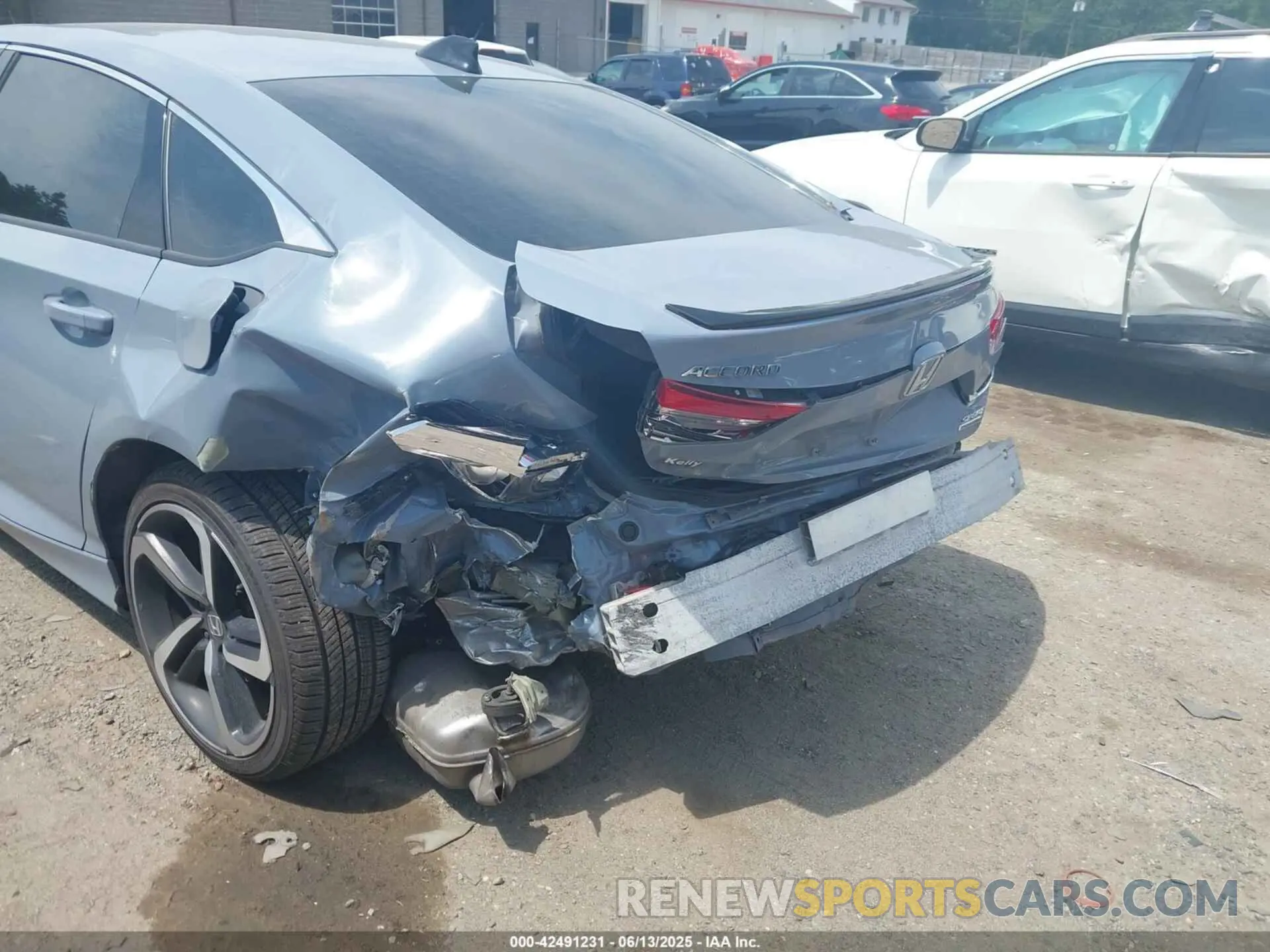 6 Photograph of a damaged car 1HGCV1F42MA124139 HONDA ACCORD 2021