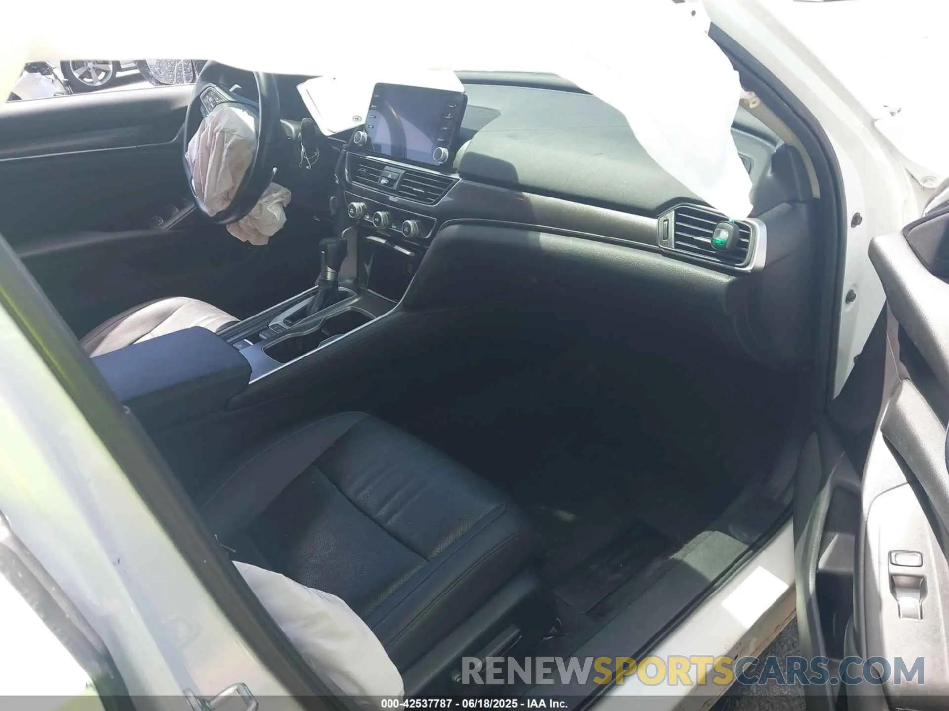 5 Photograph of a damaged car 1HGCV1F47MA011836 HONDA ACCORD 2021
