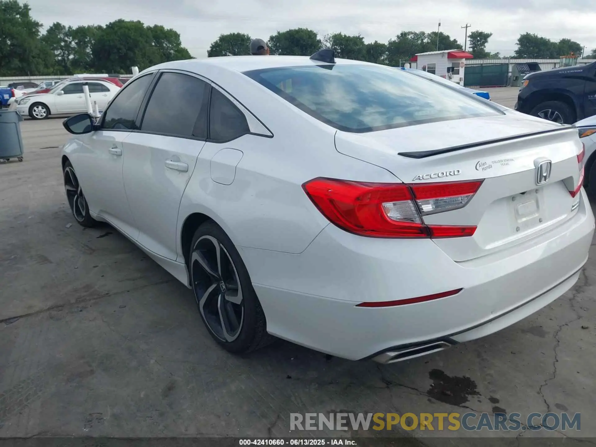 3 Photograph of a damaged car 1HGCV1F4XMA112403 HONDA ACCORD 2021