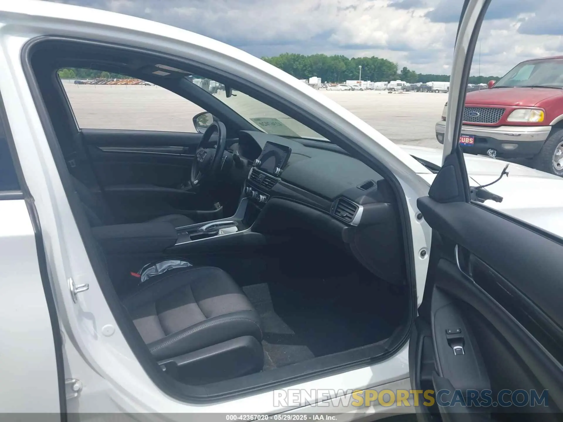 5 Photograph of a damaged car 1HGCV2F35MA005482 HONDA ACCORD 2021