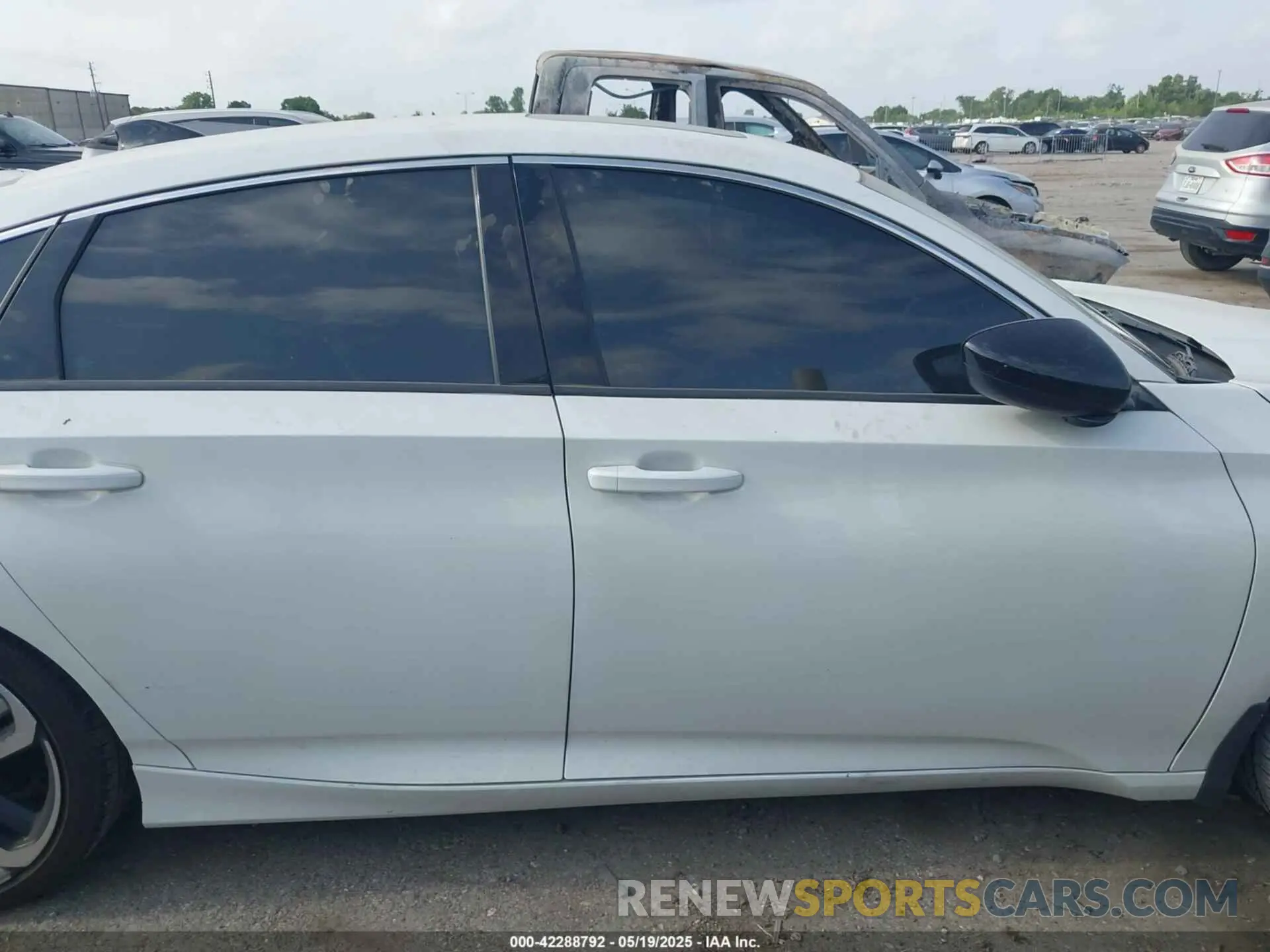 13 Фотография поврежденного автомобиля 1HGCV2F38MA000602 HONDA ACCORD 2021