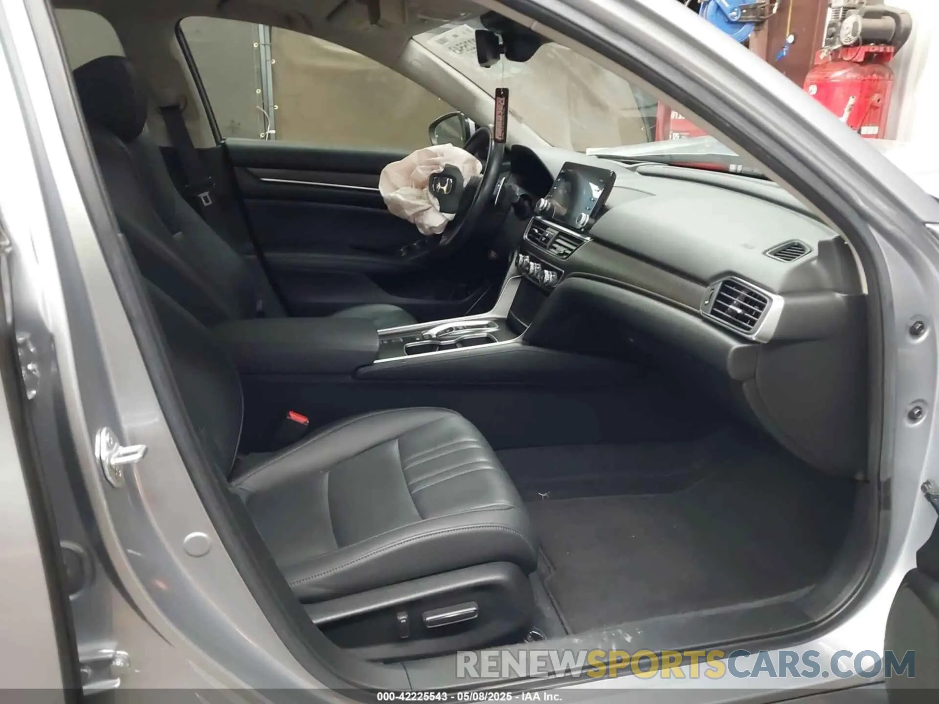 5 Photograph of a damaged car 1HGCV3F99MA018844 HONDA ACCORD 2021