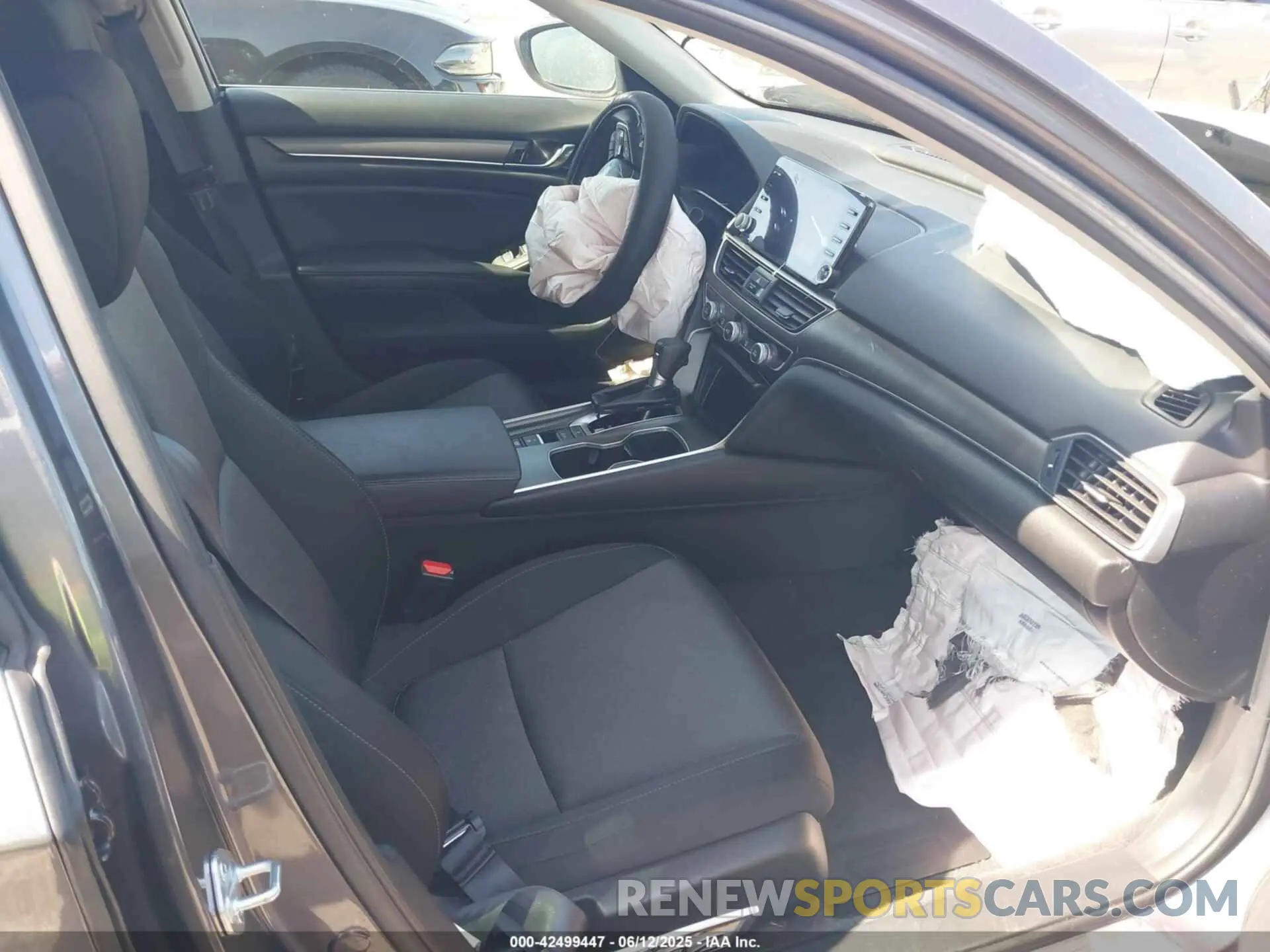 5 Photograph of a damaged car 1HGCV1F13NA074164 HONDA ACCORD 2022