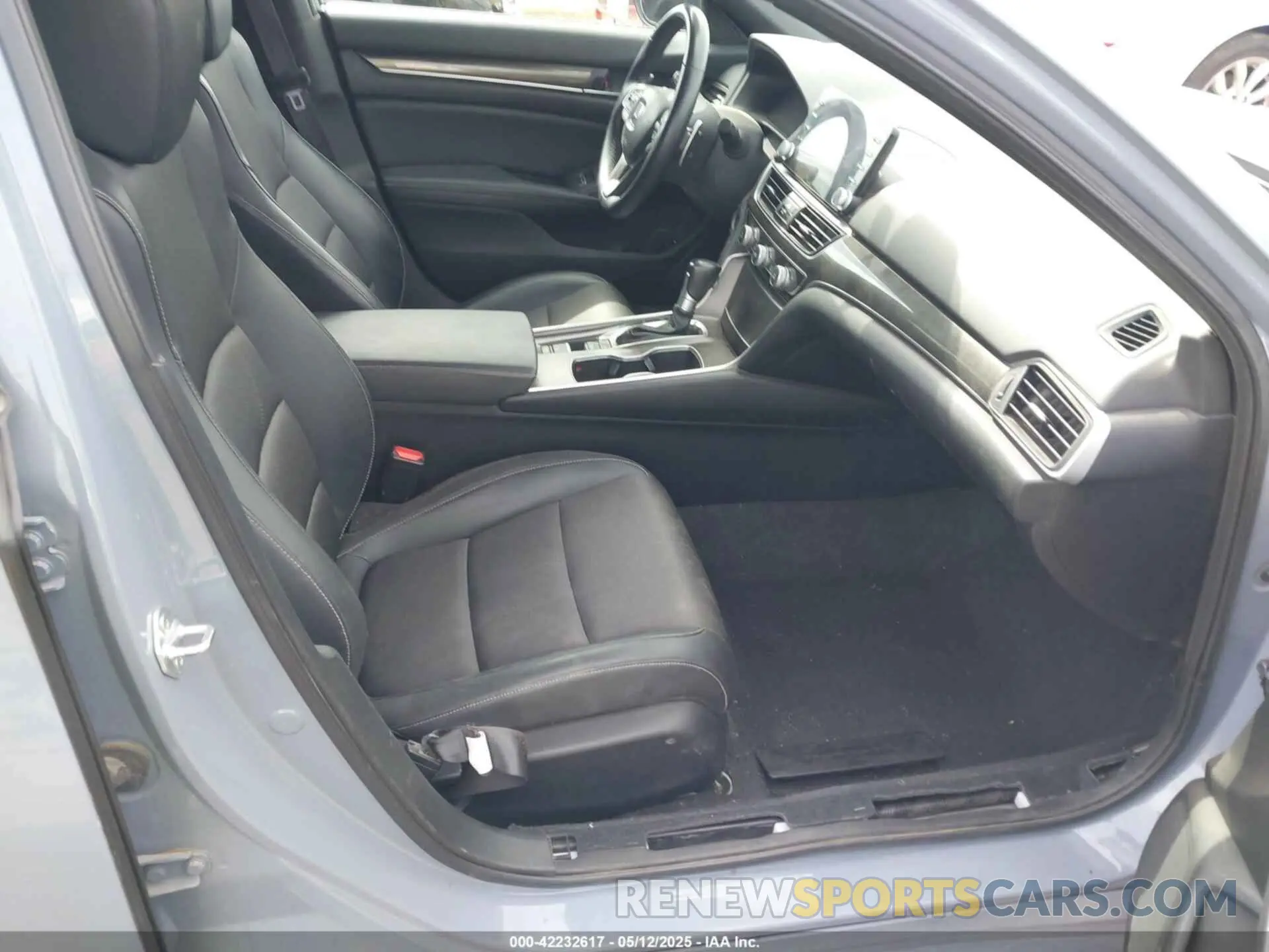 5 Photograph of a damaged car 1HGCV1F31NA018743 HONDA ACCORD 2022