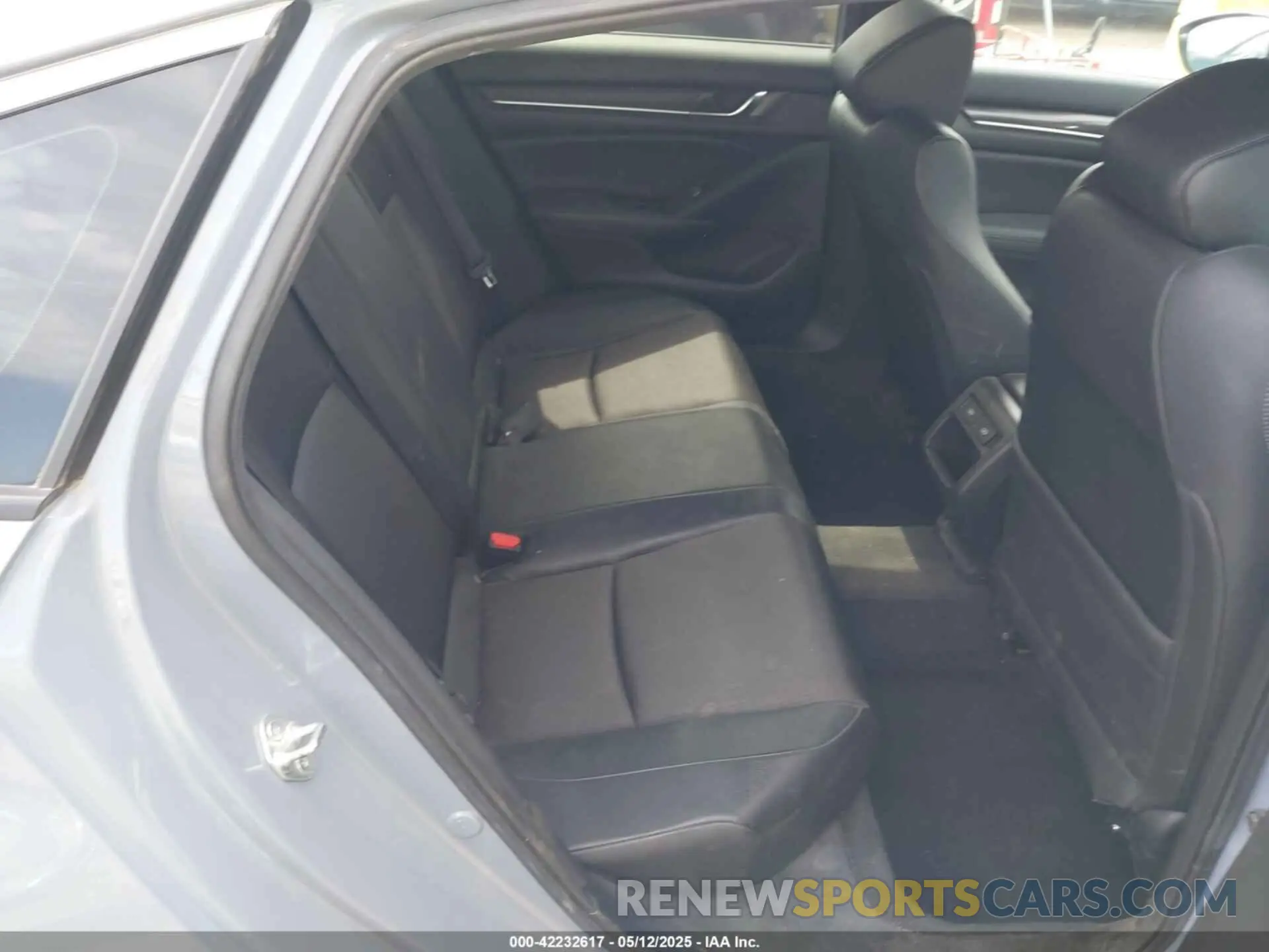 8 Photograph of a damaged car 1HGCV1F31NA018743 HONDA ACCORD 2022