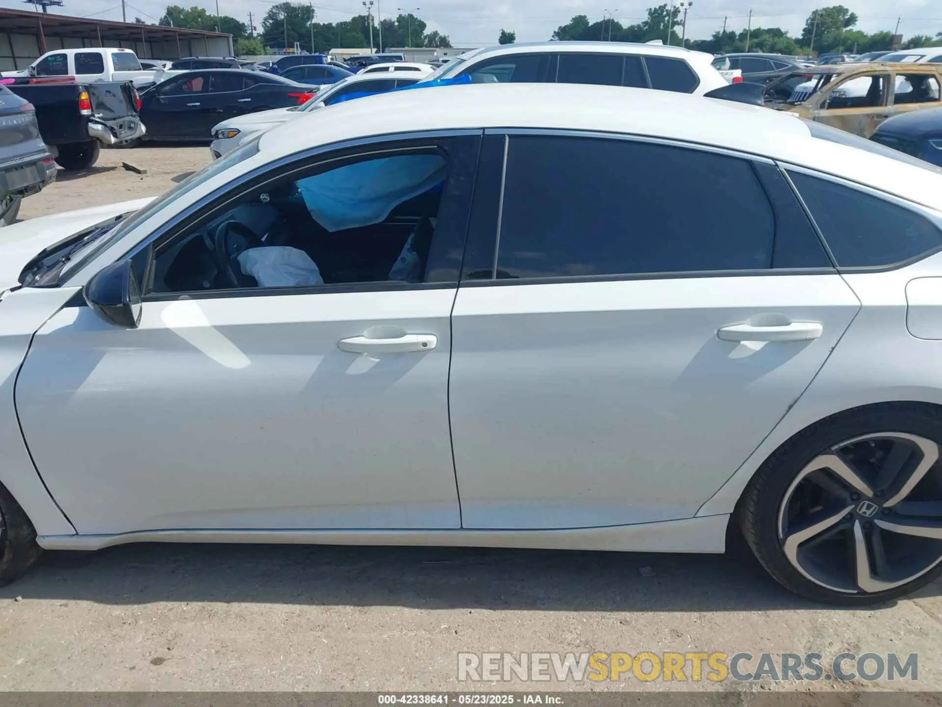 14 Photograph of a damaged car 1HGCV1F31NA086170 HONDA ACCORD 2022