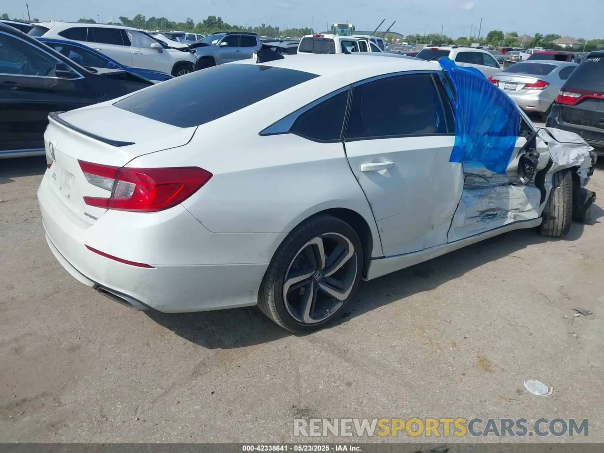 4 Photograph of a damaged car 1HGCV1F31NA086170 HONDA ACCORD 2022