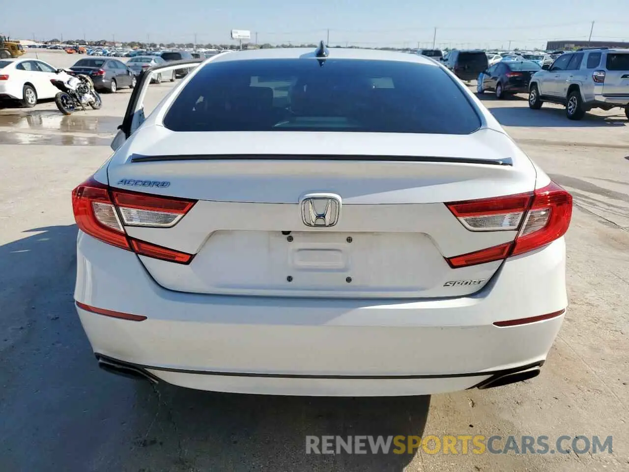 6 Photograph of a damaged car 1HGCV1F32NA002941 HONDA ACCORD 2022