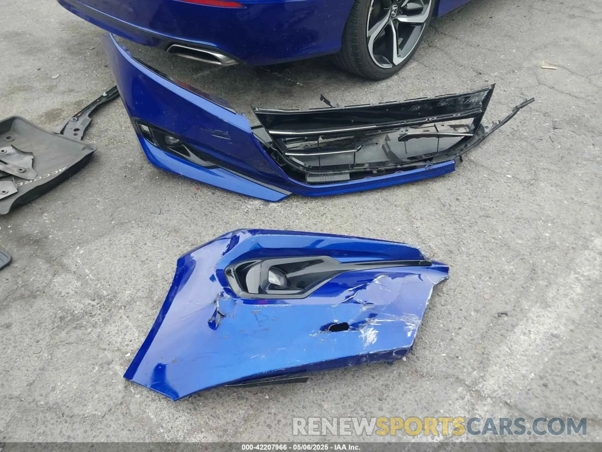 11 Photograph of a damaged car 1HGCV1F33NA005301 HONDA ACCORD 2022