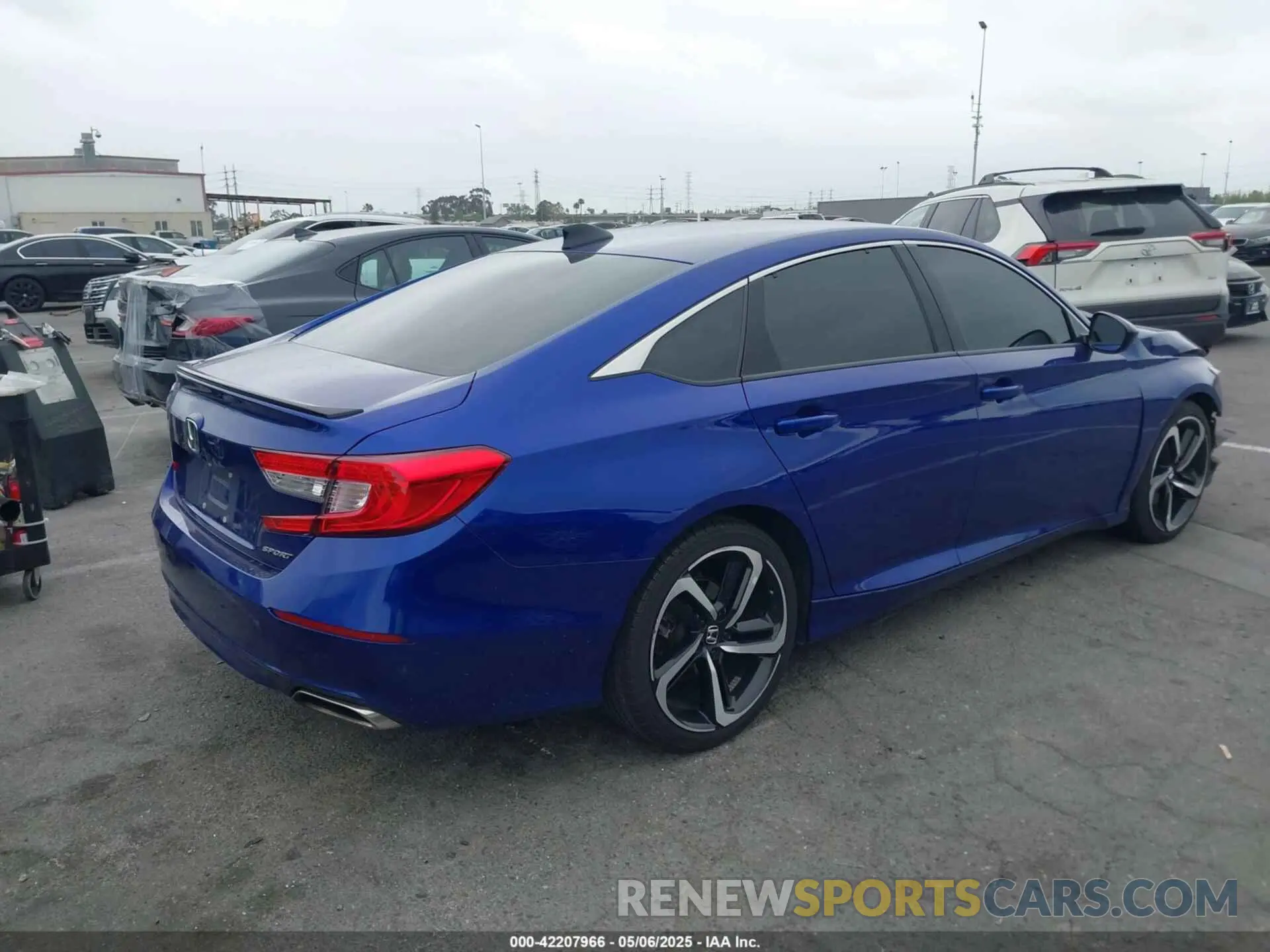4 Photograph of a damaged car 1HGCV1F33NA005301 HONDA ACCORD 2022