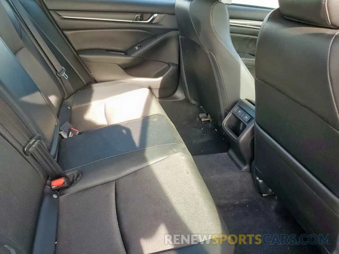 10 Photograph of a damaged car 1HGCV1F33NA006240 HONDA ACCORD 2022