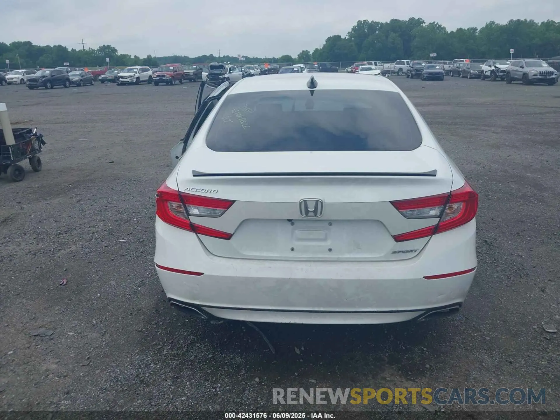 16 Photograph of a damaged car 1HGCV1F33NA081410 HONDA ACCORD 2022