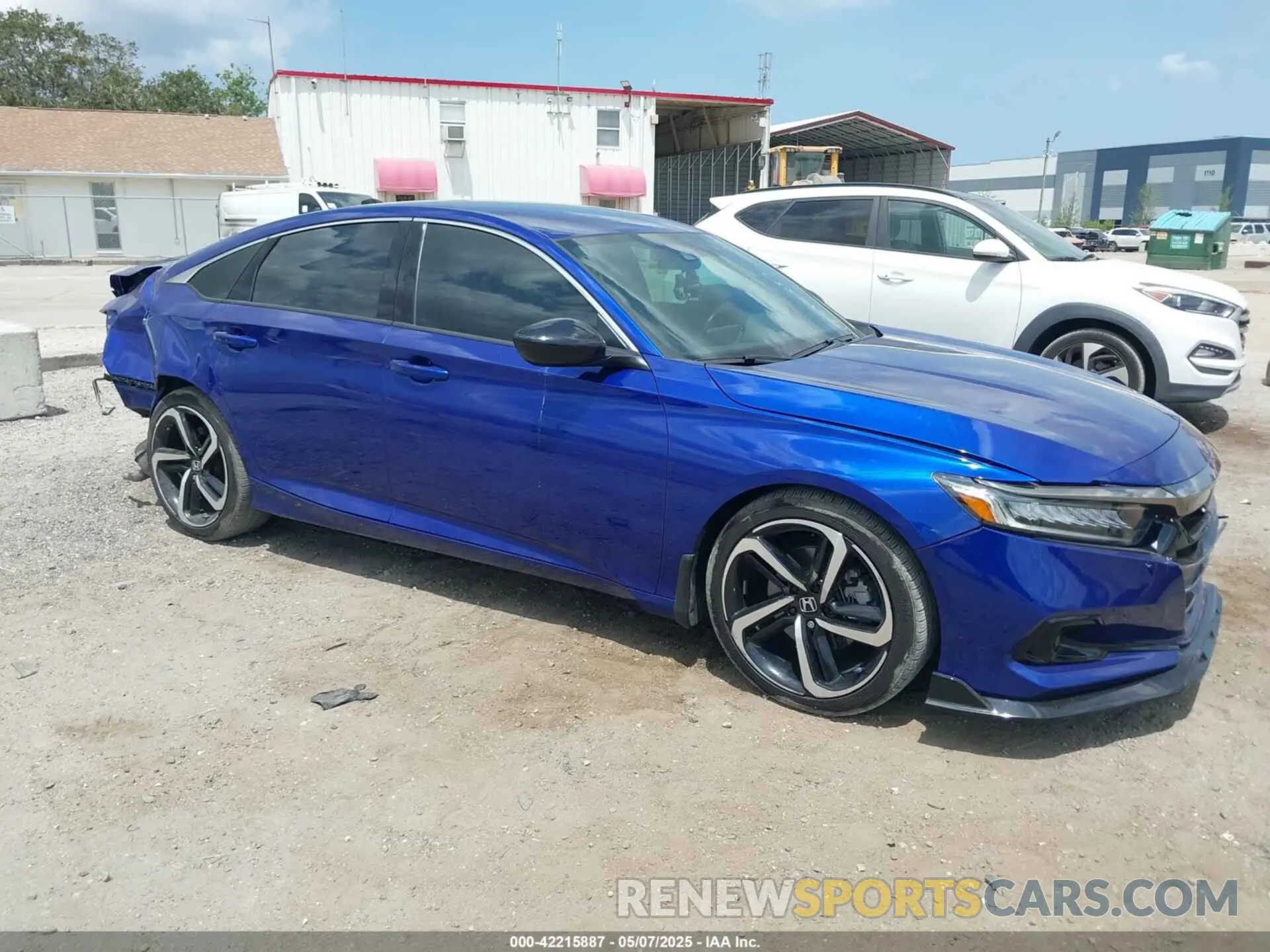 1 Фотография поврежденного автомобиля 1HGCV1F33NA083674 HONDA ACCORD 2022