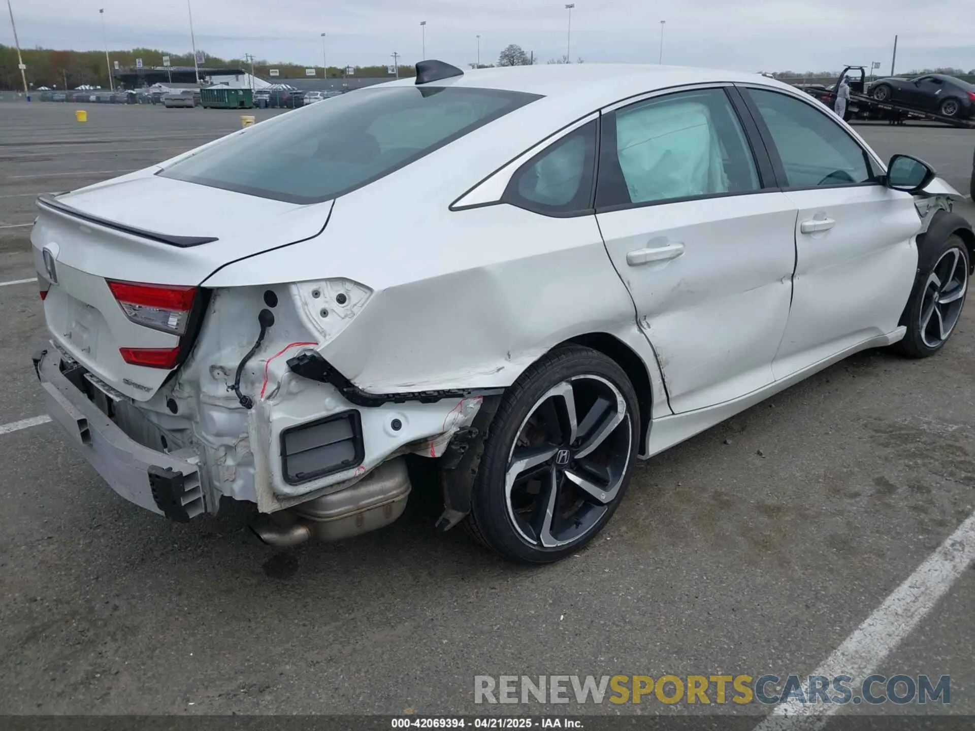4 Photograph of a damaged car 1HGCV1F35NA111989 HONDA ACCORD 2022
