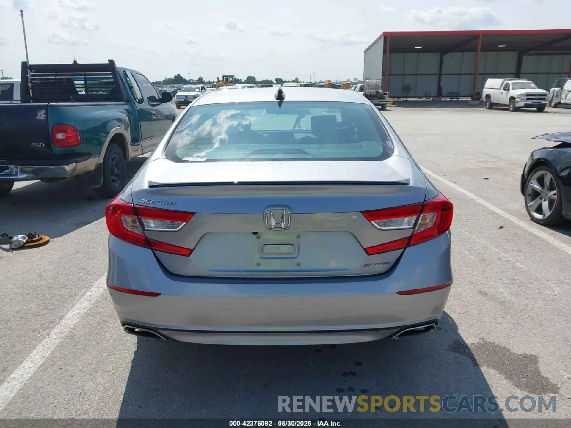 15 Photograph of a damaged car 1HGCV1F36NA114075 HONDA ACCORD 2022