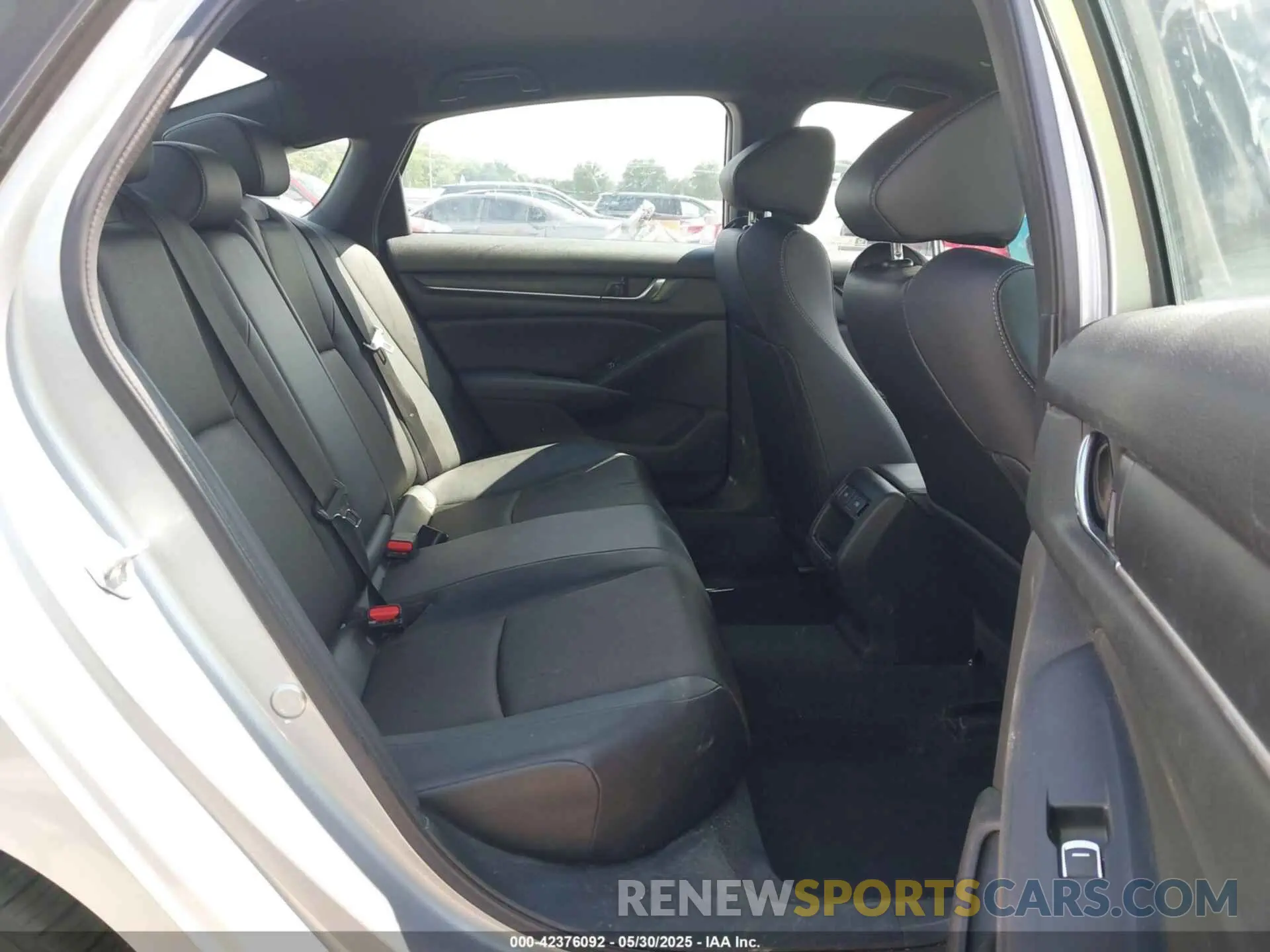 8 Photograph of a damaged car 1HGCV1F36NA114075 HONDA ACCORD 2022