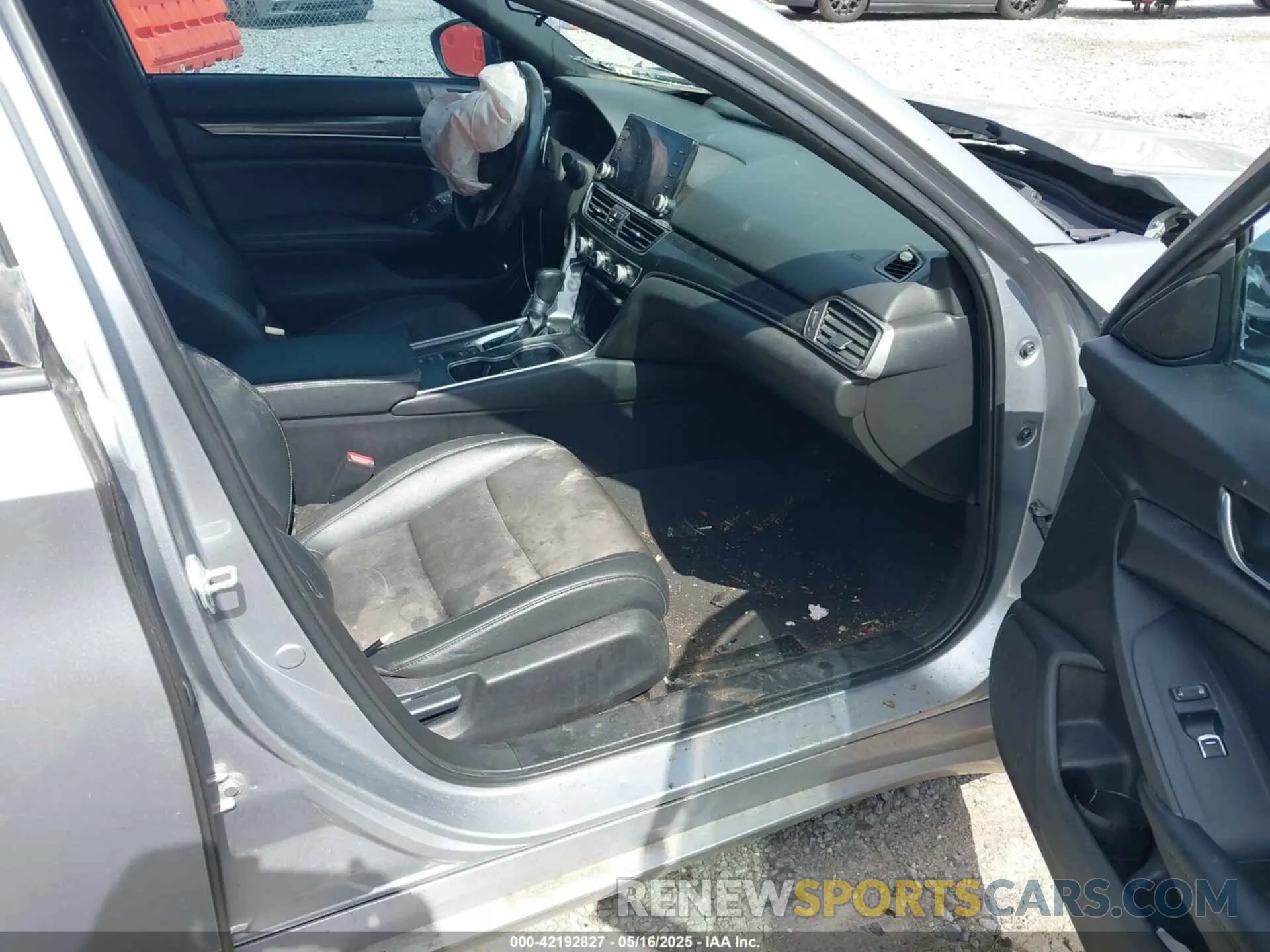 5 Photograph of a damaged car 1HGCV1F37NA043372 HONDA ACCORD 2022