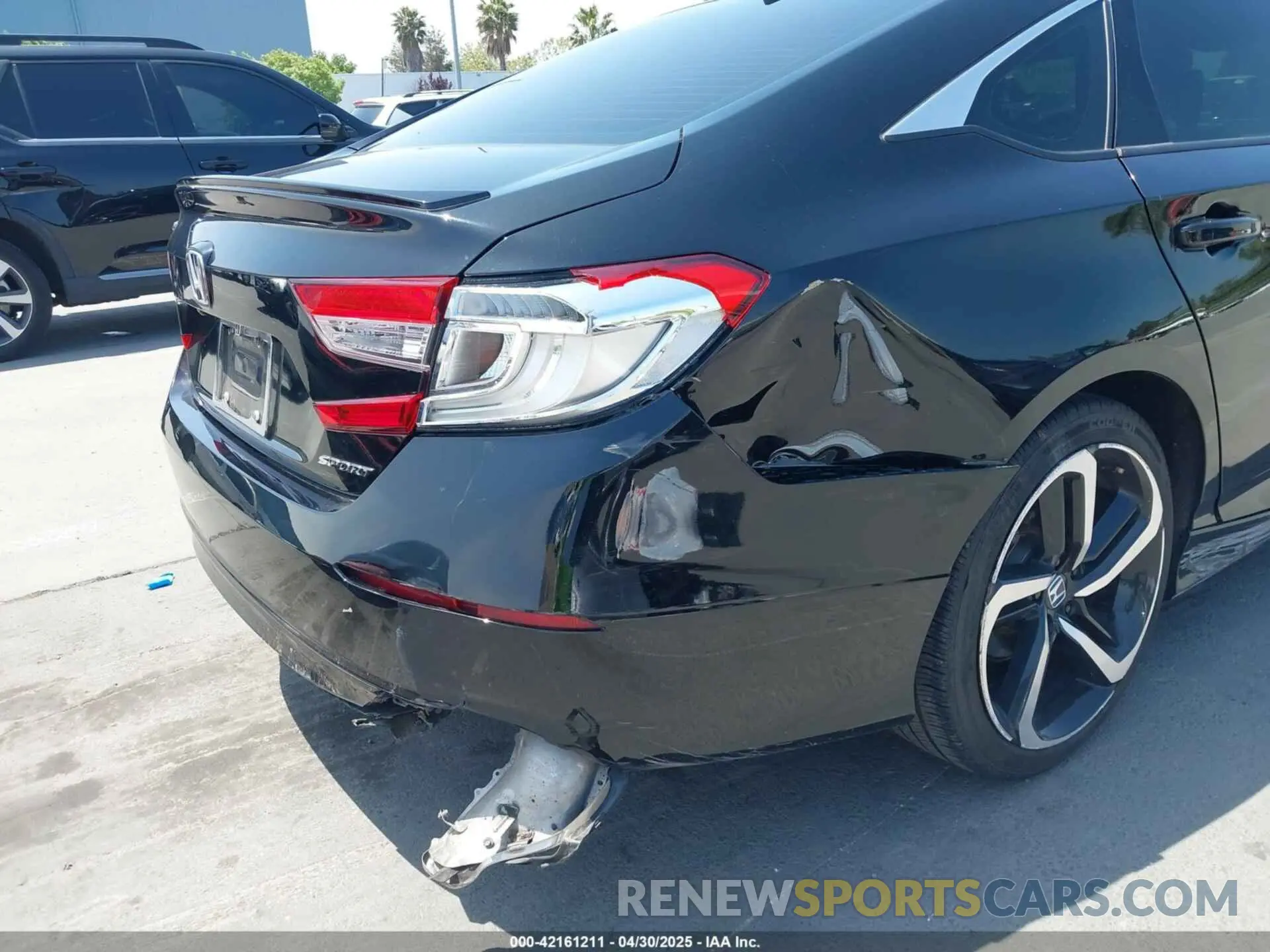 6 Photograph of a damaged car 1HGCV1F39NA028386 HONDA ACCORD 2022