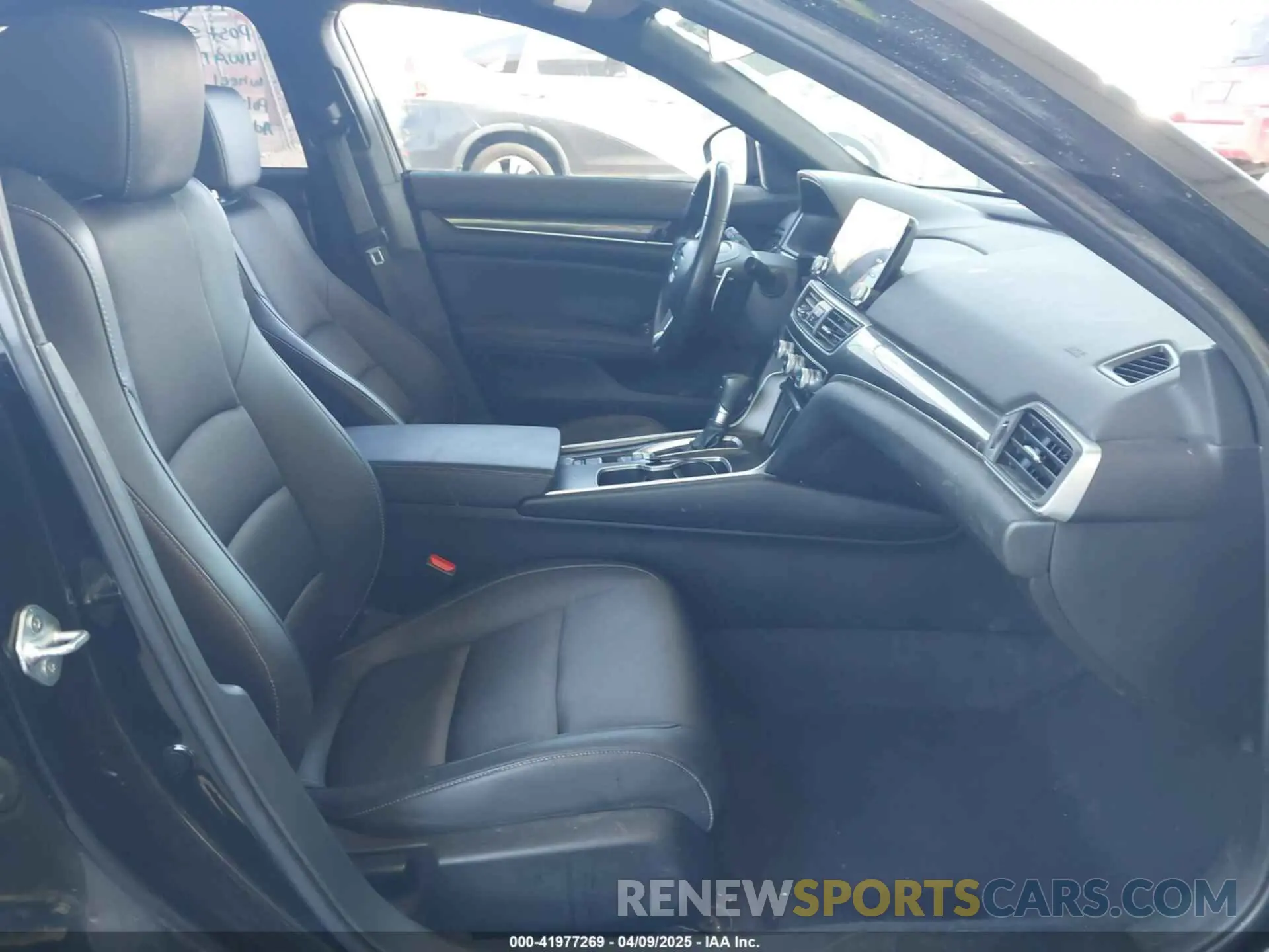 5 Photograph of a damaged car 1HGCV1F39NA063803 HONDA ACCORD 2022