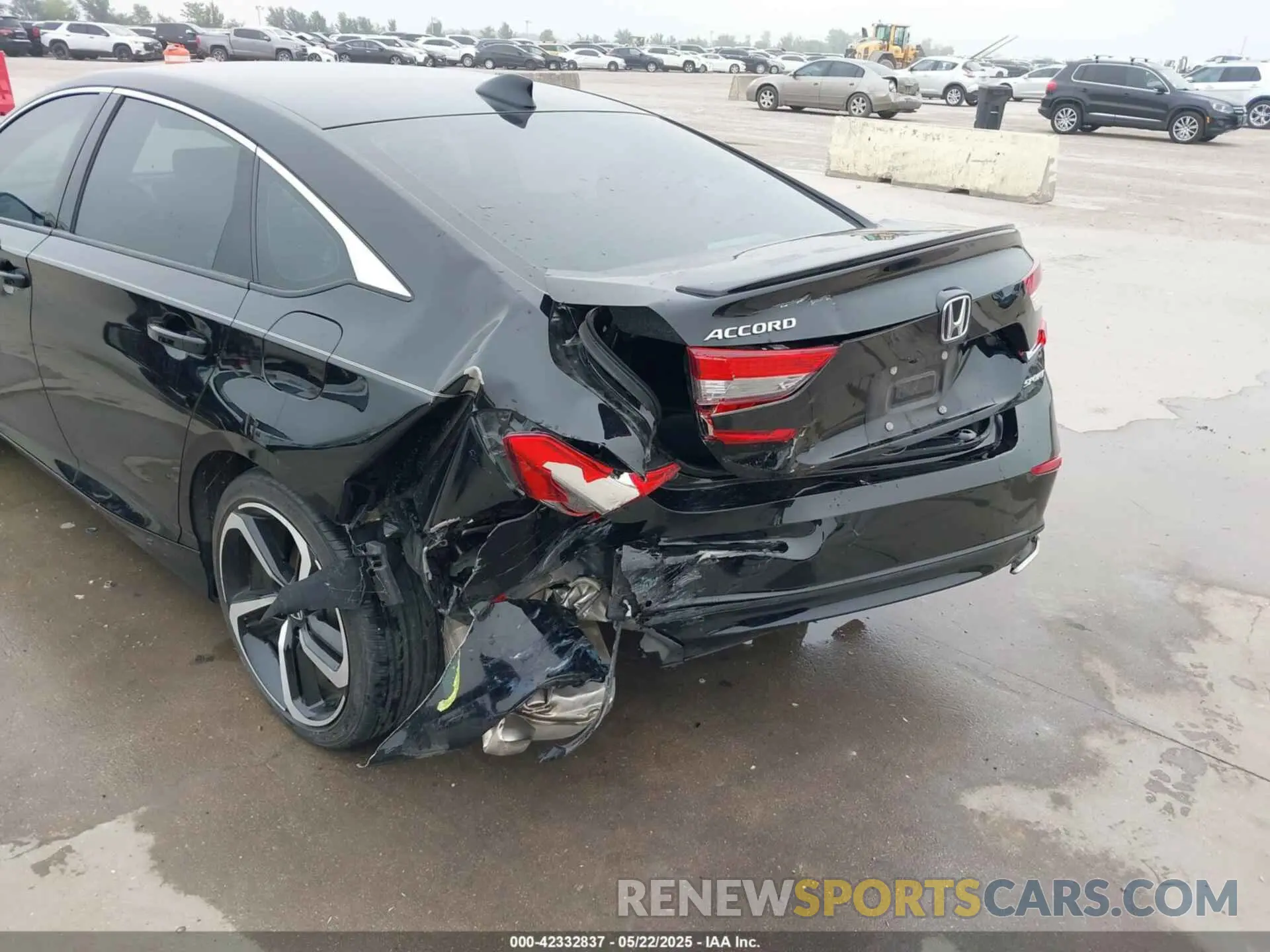 6 Photograph of a damaged car 1HGCV1F39NA070556 HONDA ACCORD 2022