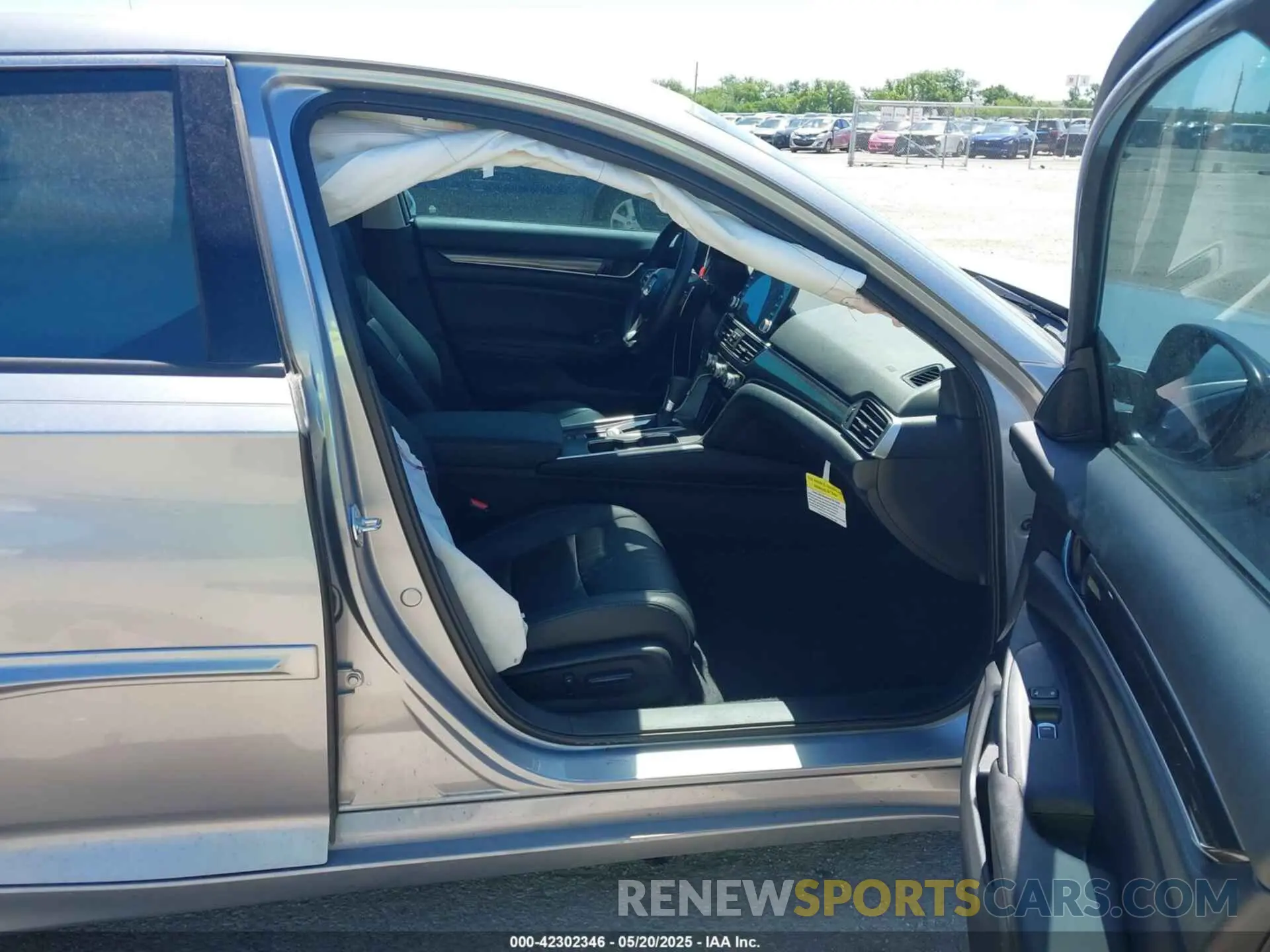 5 Photograph of a damaged car 1HGCV1F40NA085472 HONDA ACCORD 2022