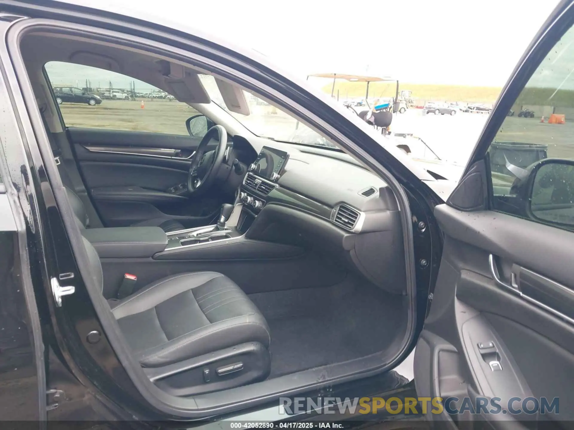 5 Photograph of a damaged car 1HGCV1F42NA014404 HONDA ACCORD 2022