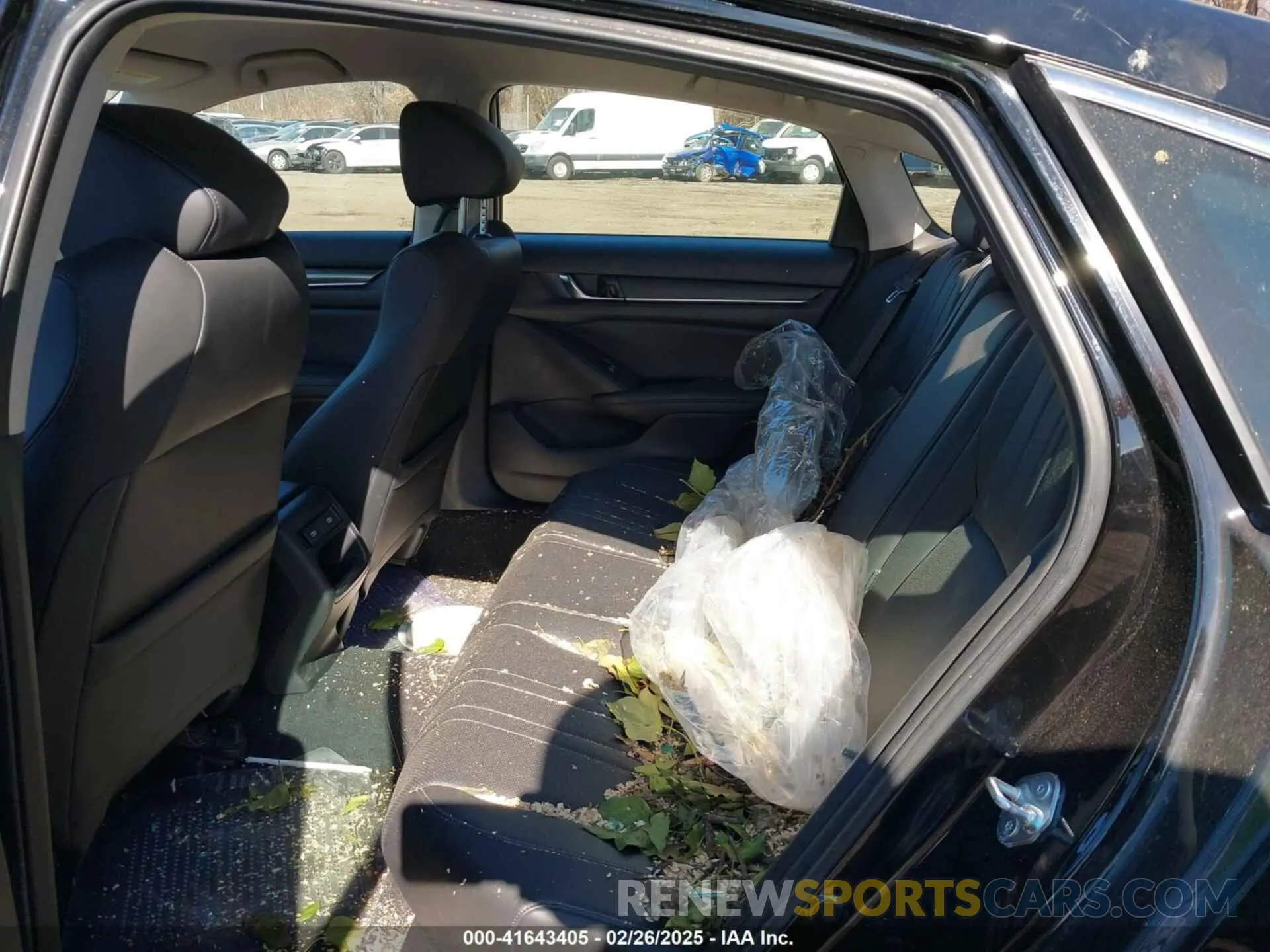 8 Photograph of a damaged car 1HGCV1F44NA027784 HONDA ACCORD 2022