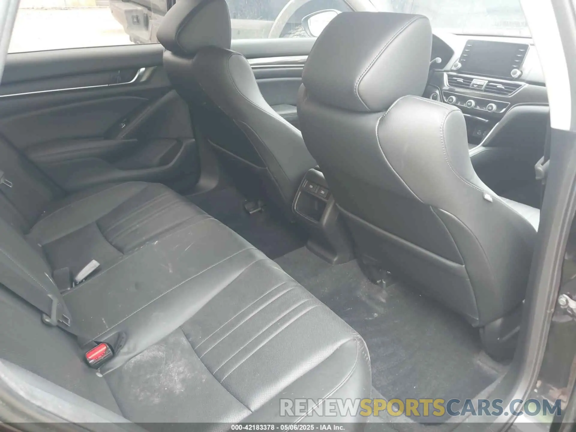 8 Photograph of a damaged car 1HGCV1F46NA015698 HONDA ACCORD 2022
