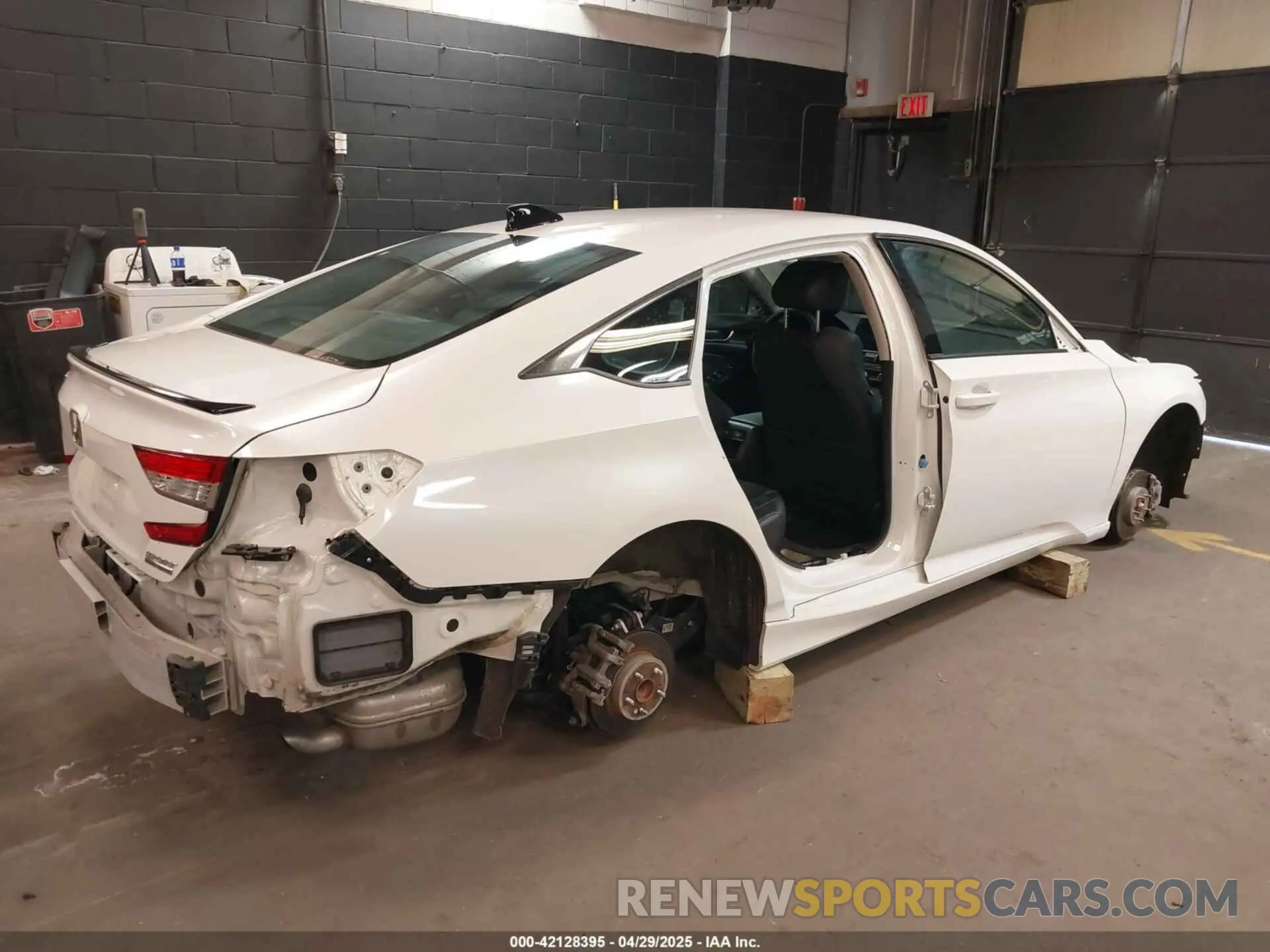 4 Photograph of a damaged car 1HGCV1F47NA113168 HONDA ACCORD 2022