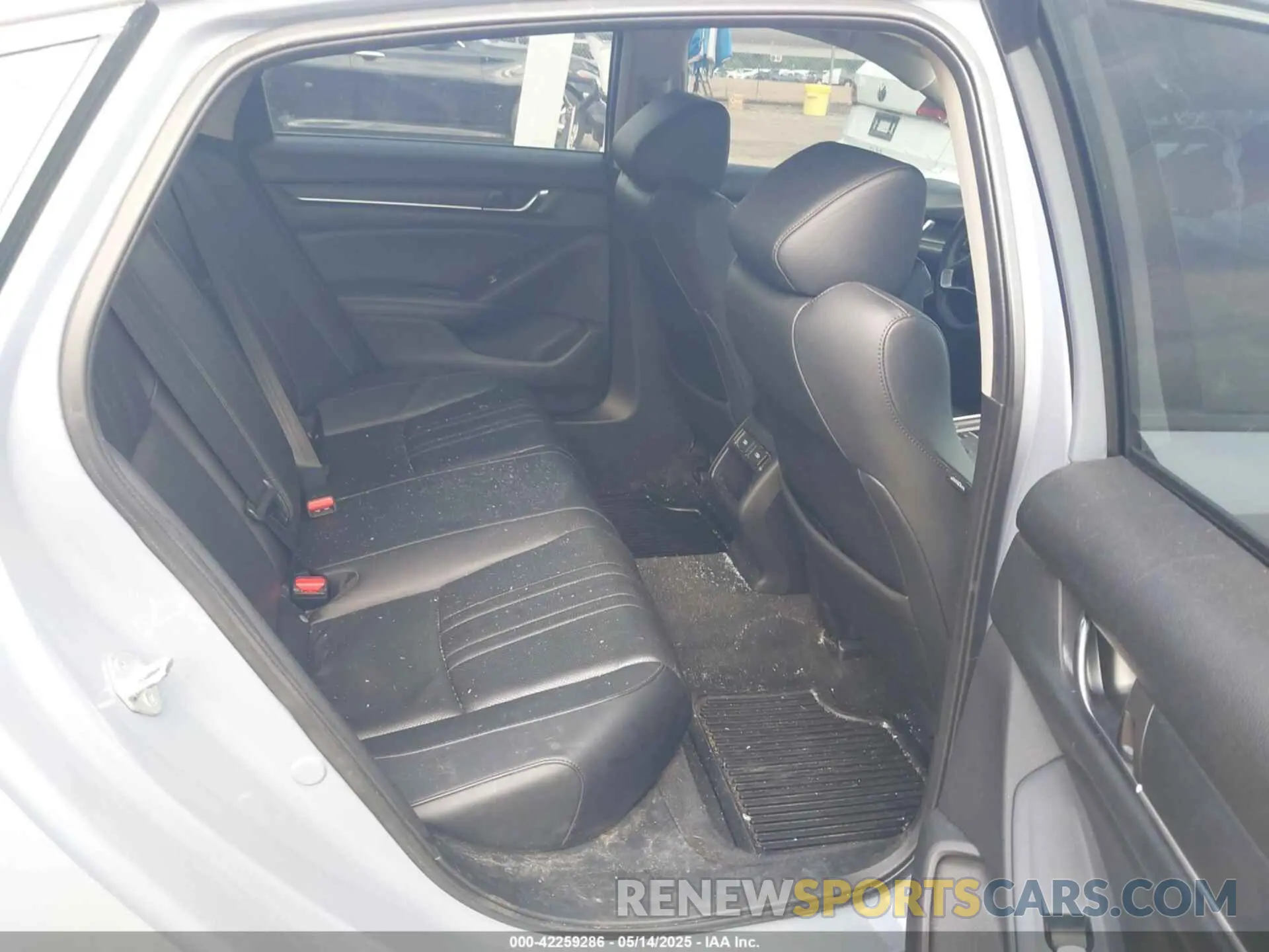 8 Photograph of a damaged car 1HGCV1F4XNA069392 HONDA ACCORD 2022