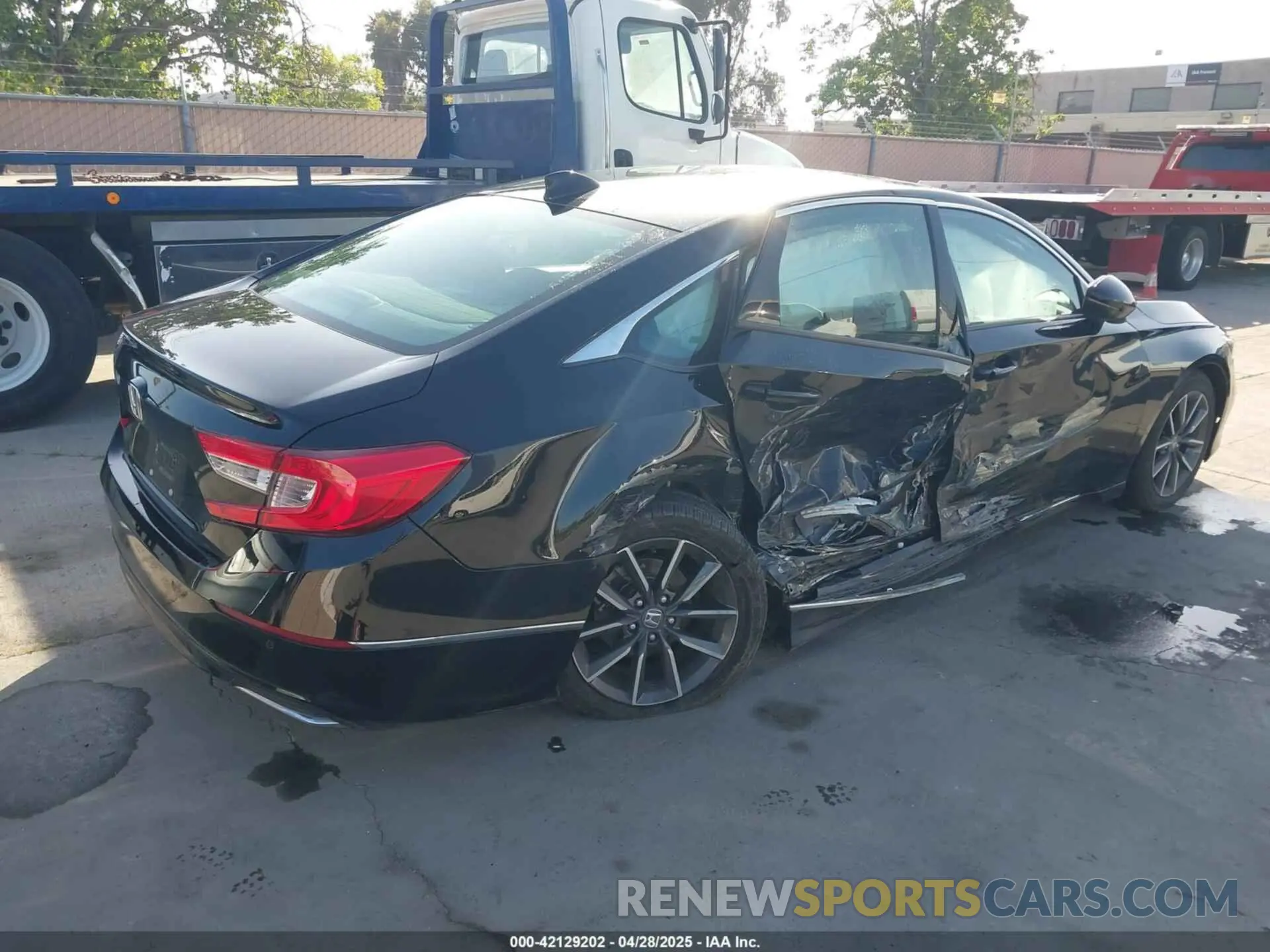 4 Фотография поврежденного автомобиля 1HGCV1F55NA018049 HONDA ACCORD 2022