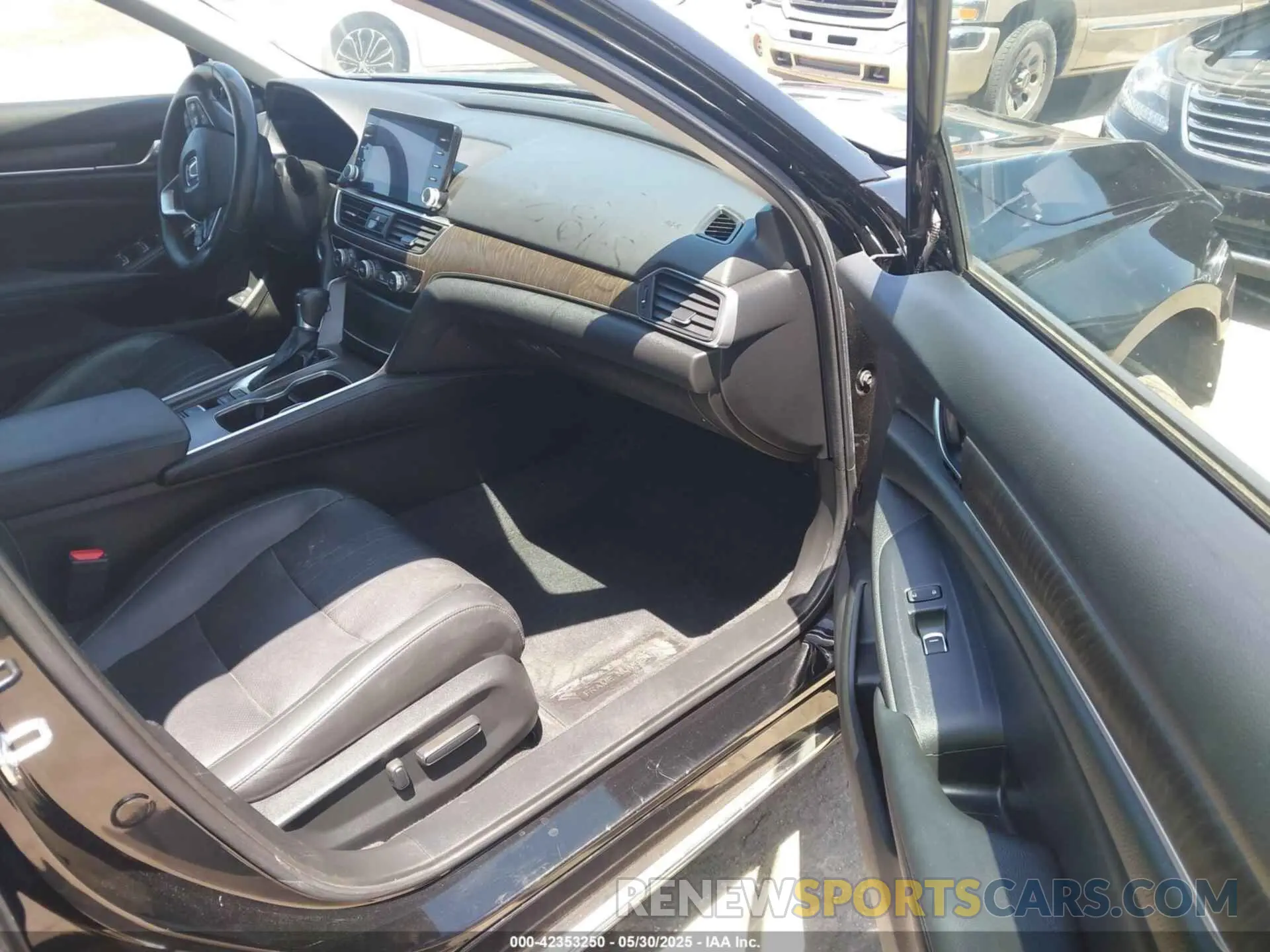 5 Photograph of a damaged car 1HGCV1F56NA029982 HONDA ACCORD 2022