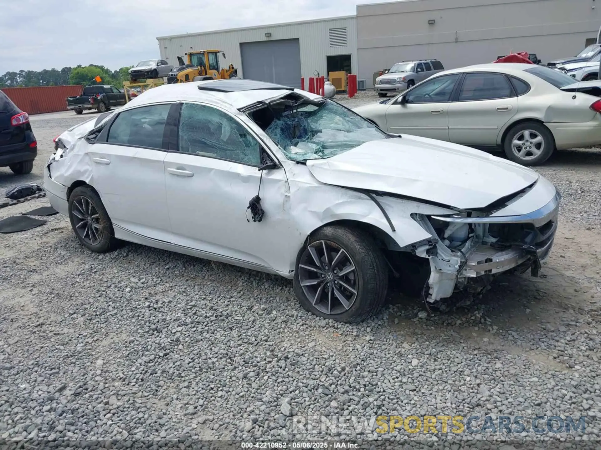 1 Фотография поврежденного автомобиля 1HGCV1F57NA055071 HONDA ACCORD 2022