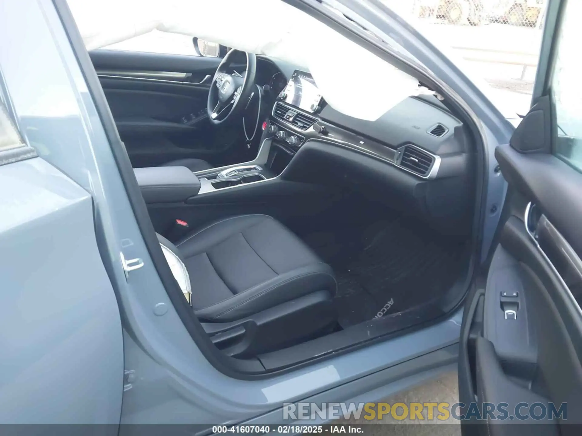 5 Photograph of a damaged car 1HGCV2F33NA025490 HONDA ACCORD 2022