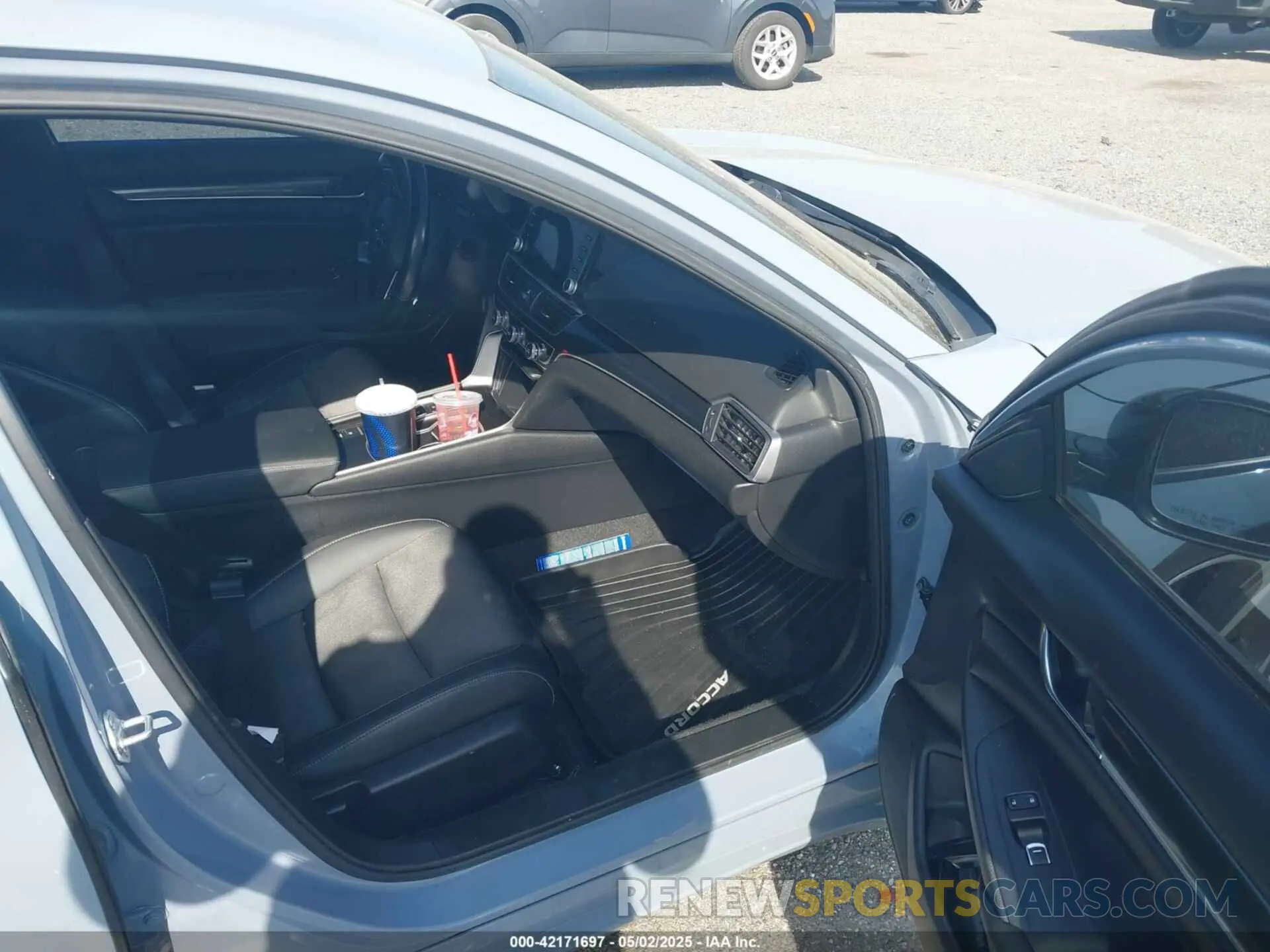 5 Photograph of a damaged car 1HGCV2F38NA011343 HONDA ACCORD 2022